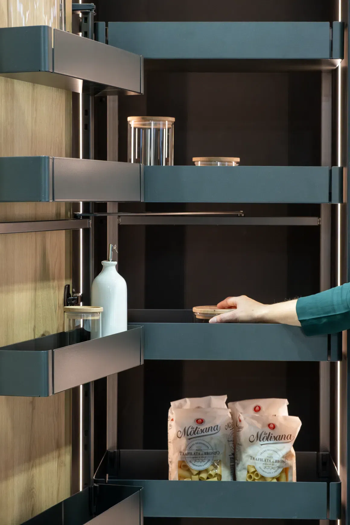 ISEO Double Swing-Out Larder