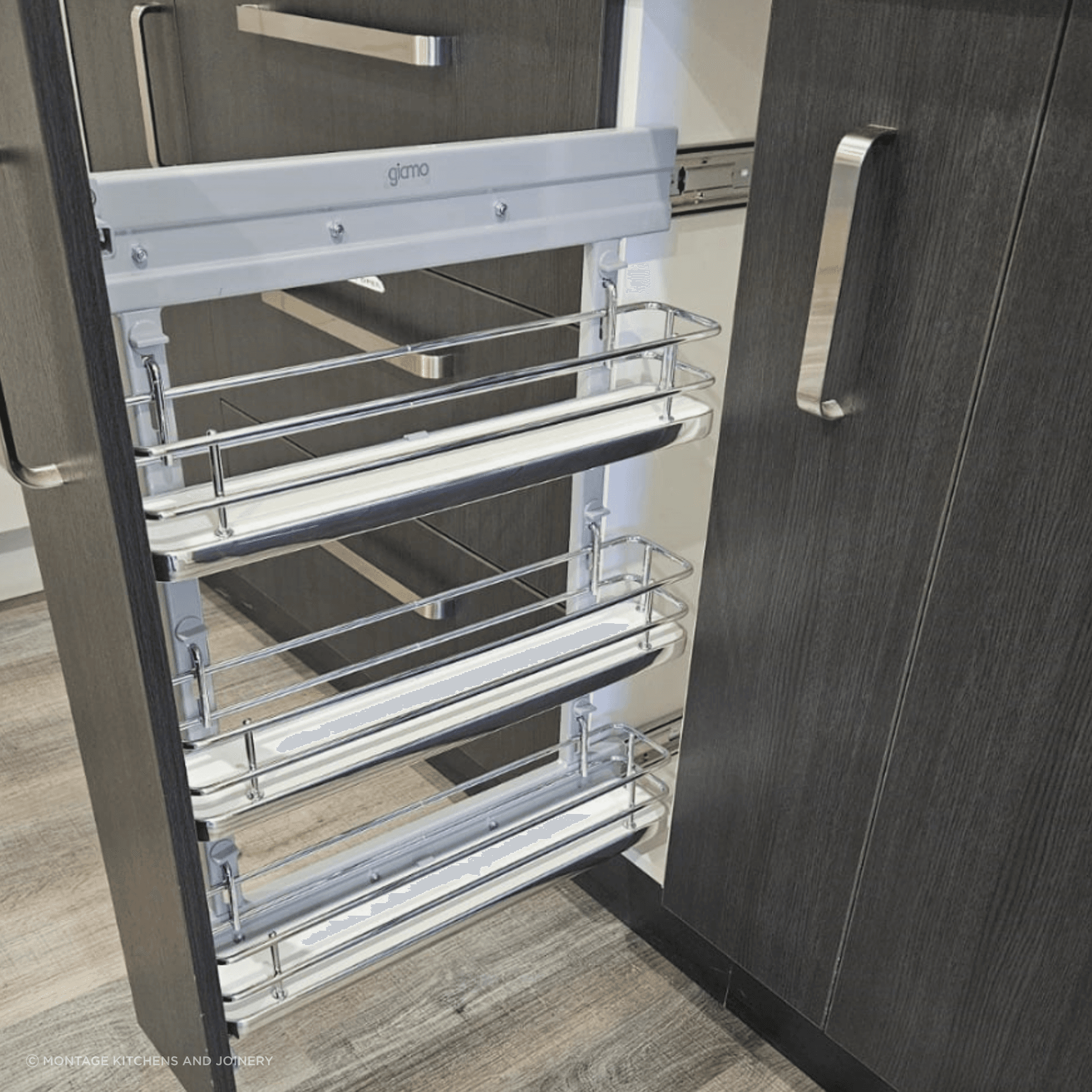FIT Giamo Under Bench Pull Out