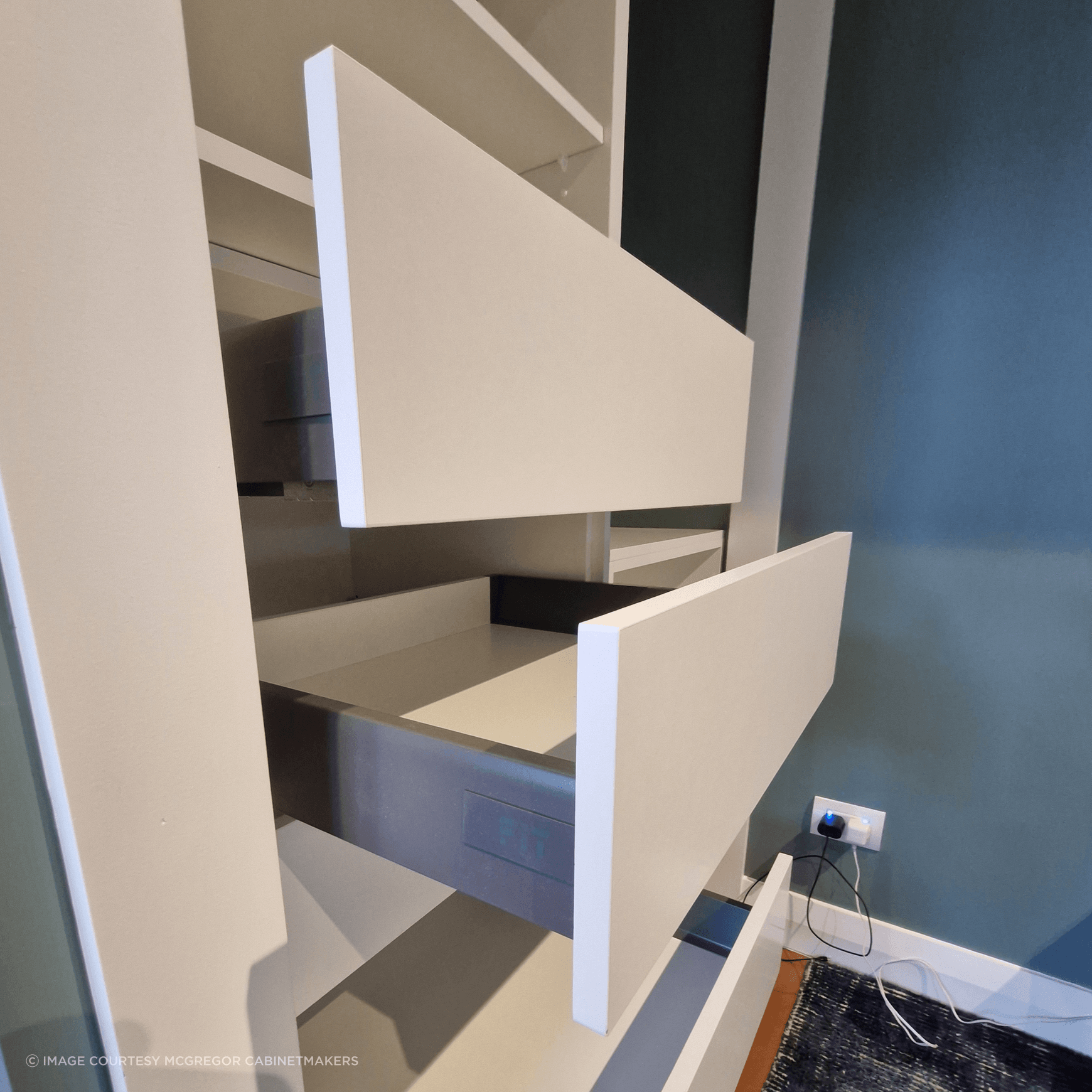 ALUNAN T Slimwall Soft Close Drawer System