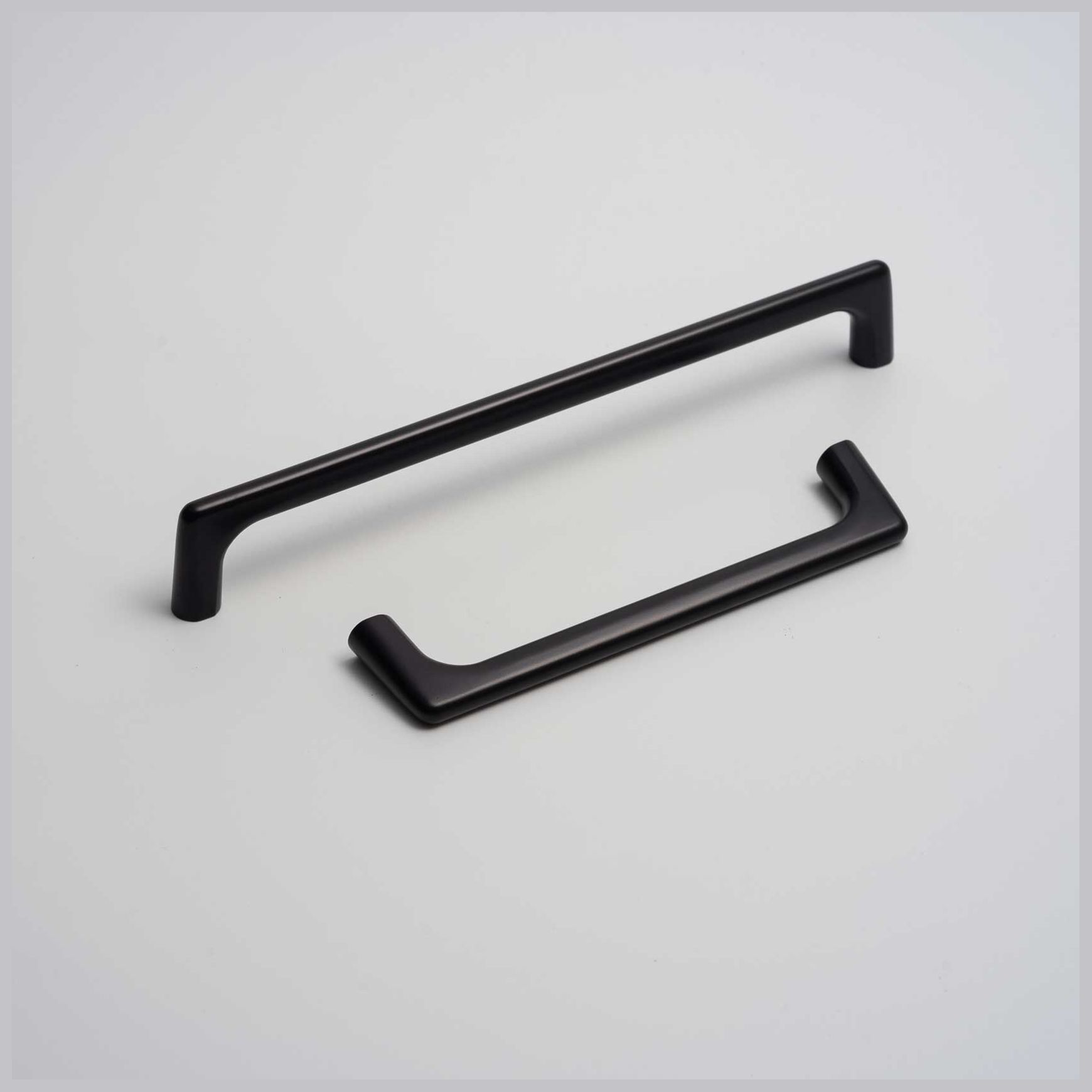Surfers Paradise Contemporary Bar Handles