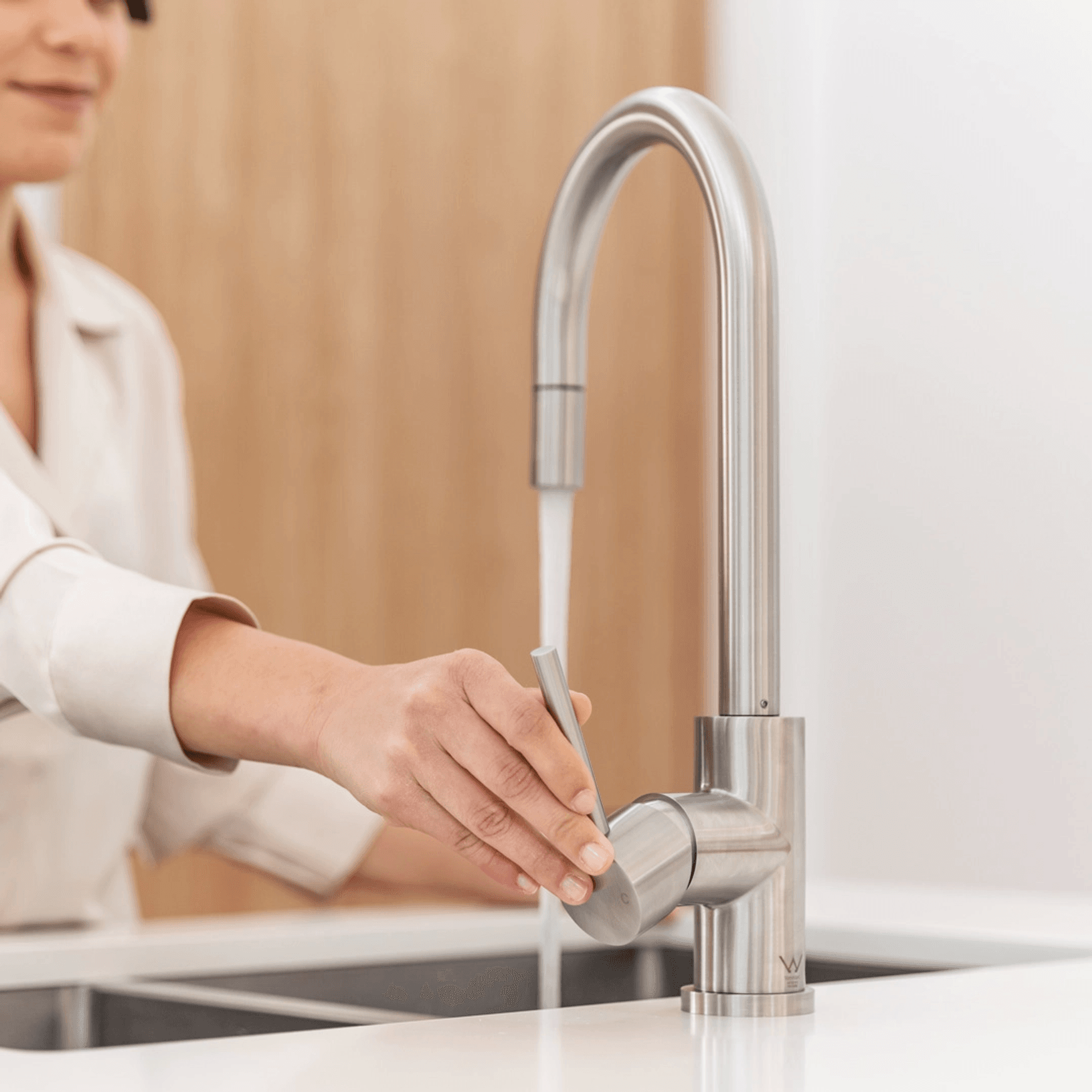 Elysian Sensor Commercial Pull-Out Kitchen Mixer