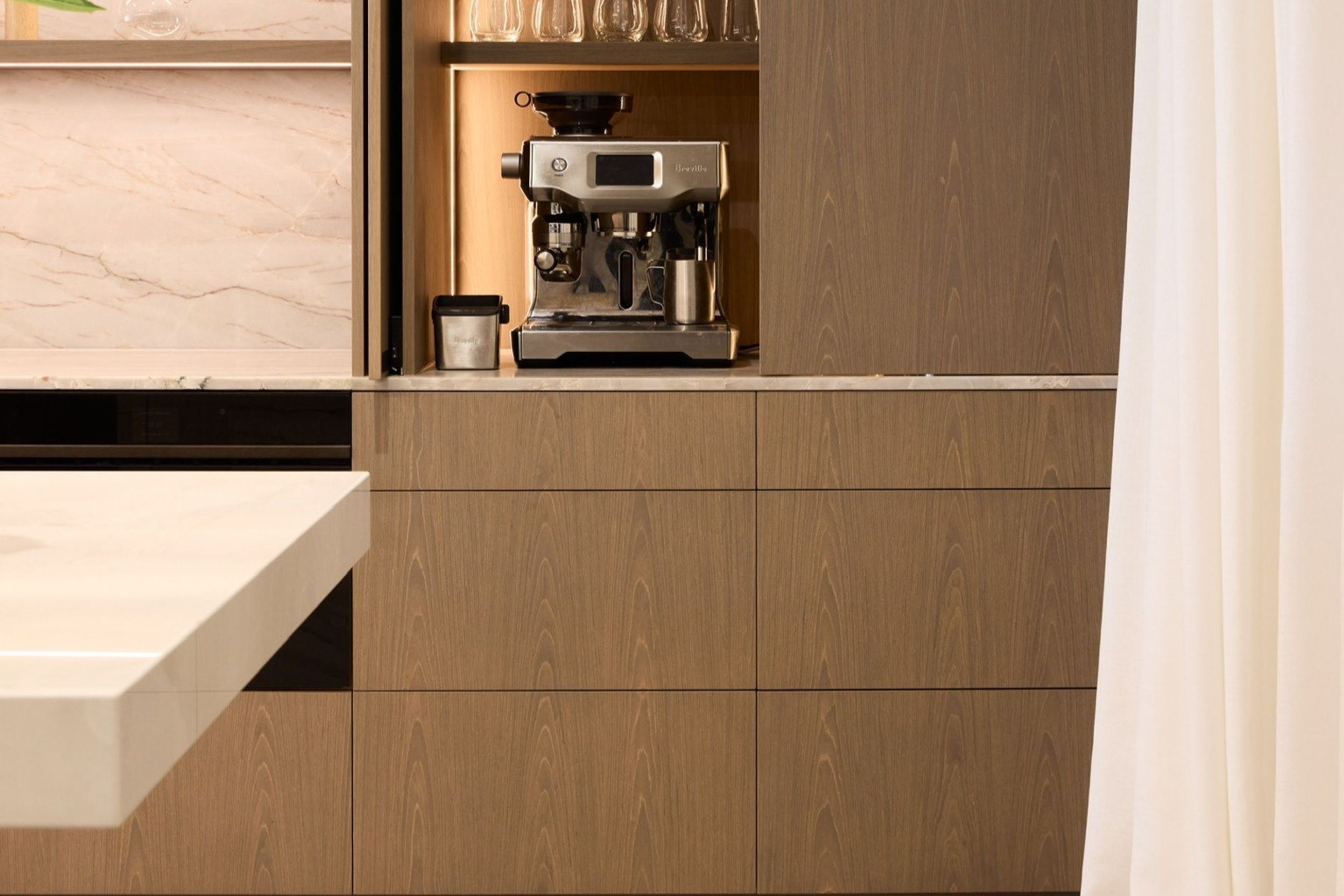 Bestwood Evoake™ Veneer Interior Panels