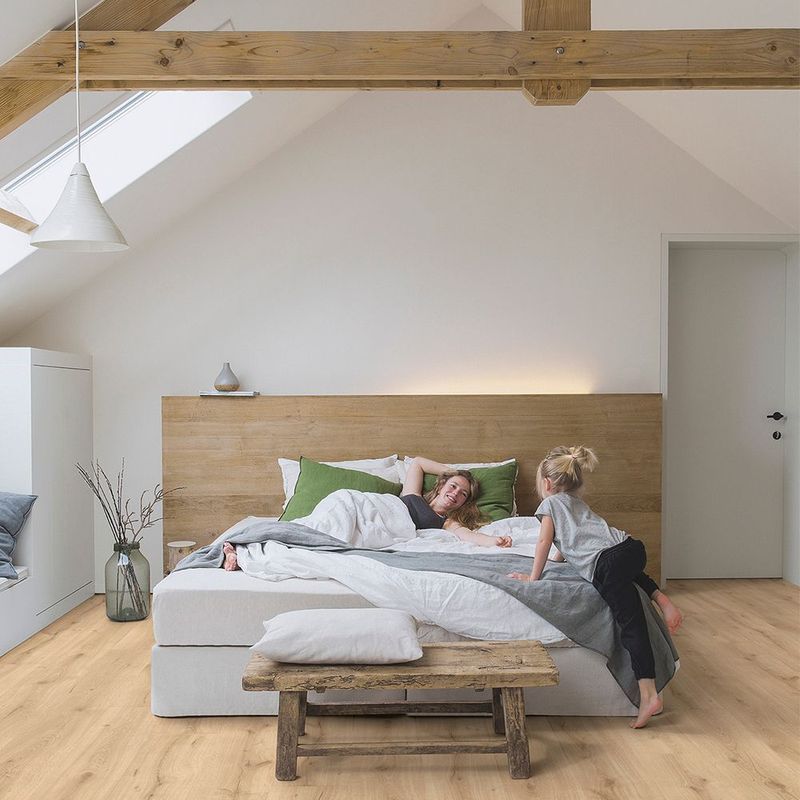 Quick-Step Majestic Desert Oak Light Natural Laminate Flooring