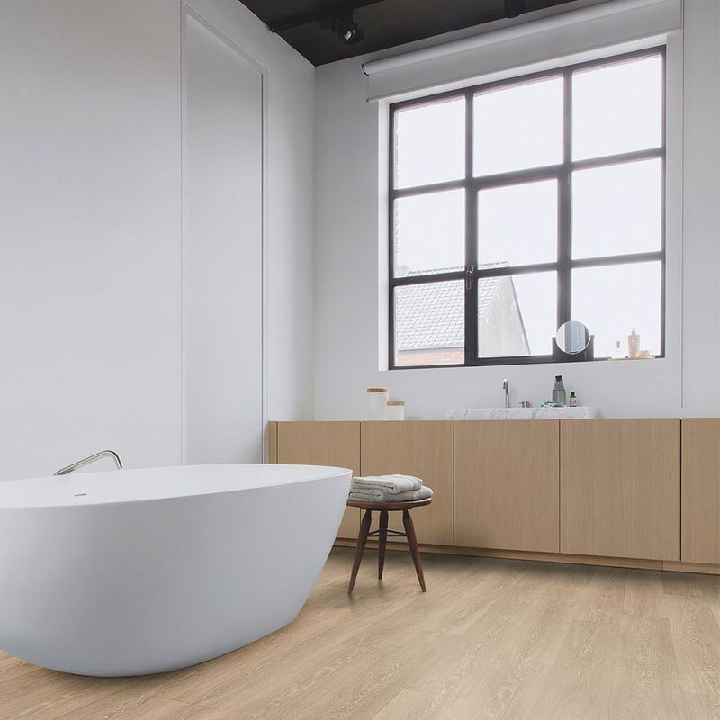 Quick-Step Majestic Valley Oak Light Brown Laminate Flooring