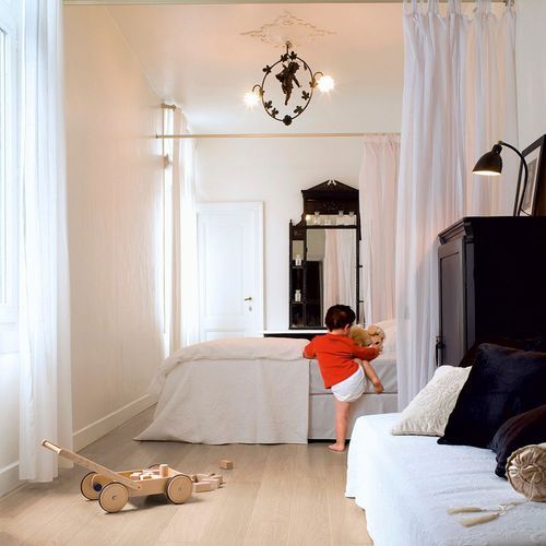 Quick-Step Impressive White Varnished Oak Laminate Flooring