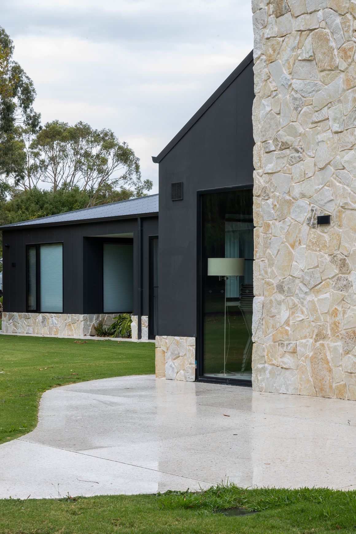 Loose Random Portsea Wall Cladding