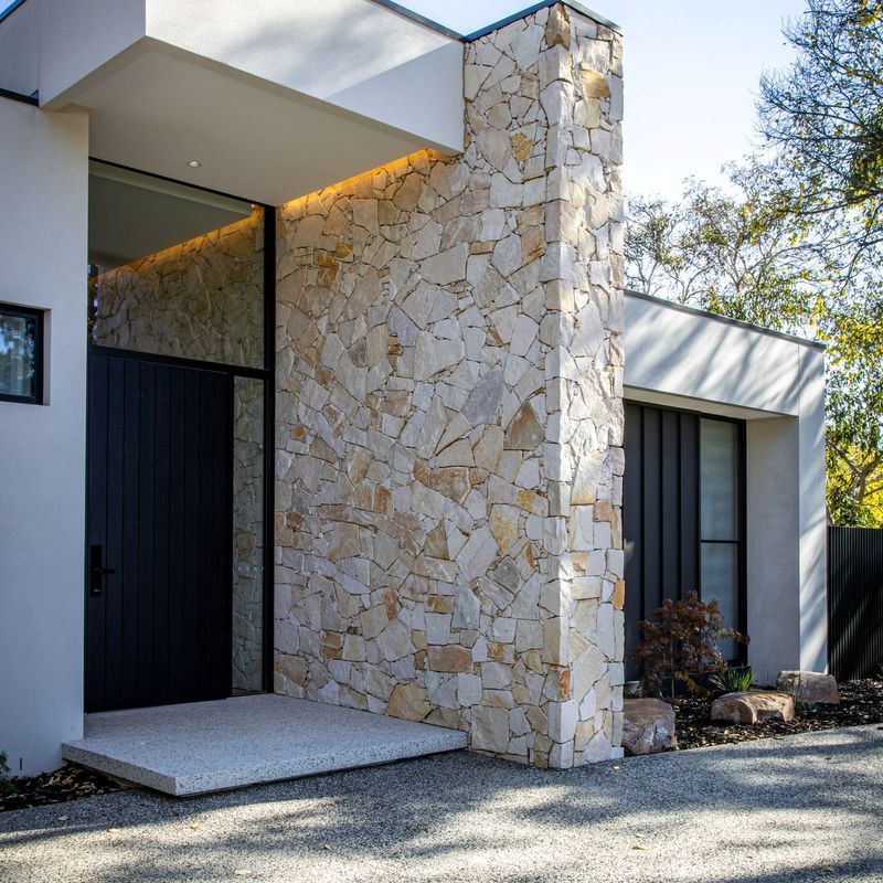 Loose Random Flinders Wall Cladding