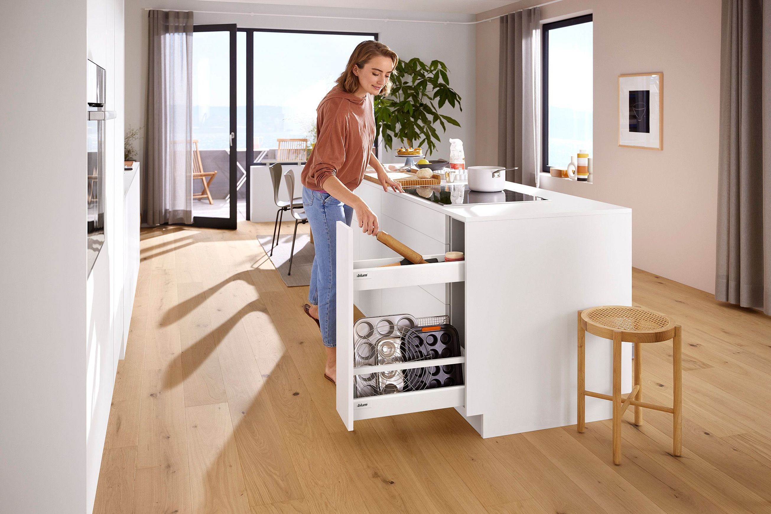 SPACE TWIN narrow cabinet solution