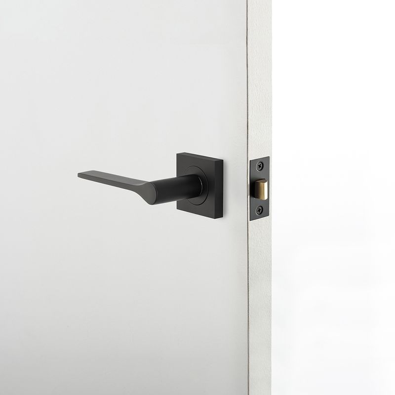 Iver Como Door Lever Handle on Square Rose Passage
