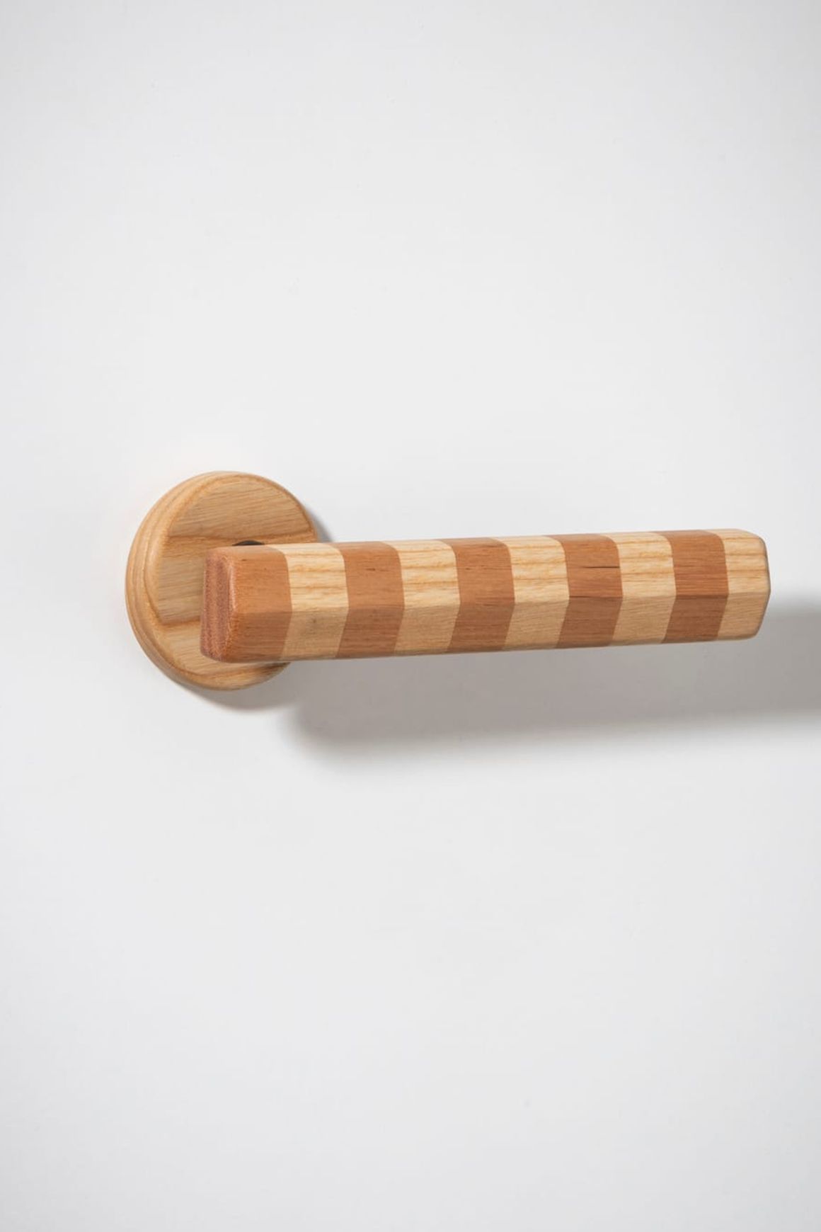 Straight Streaker Door Lever - Round Rose