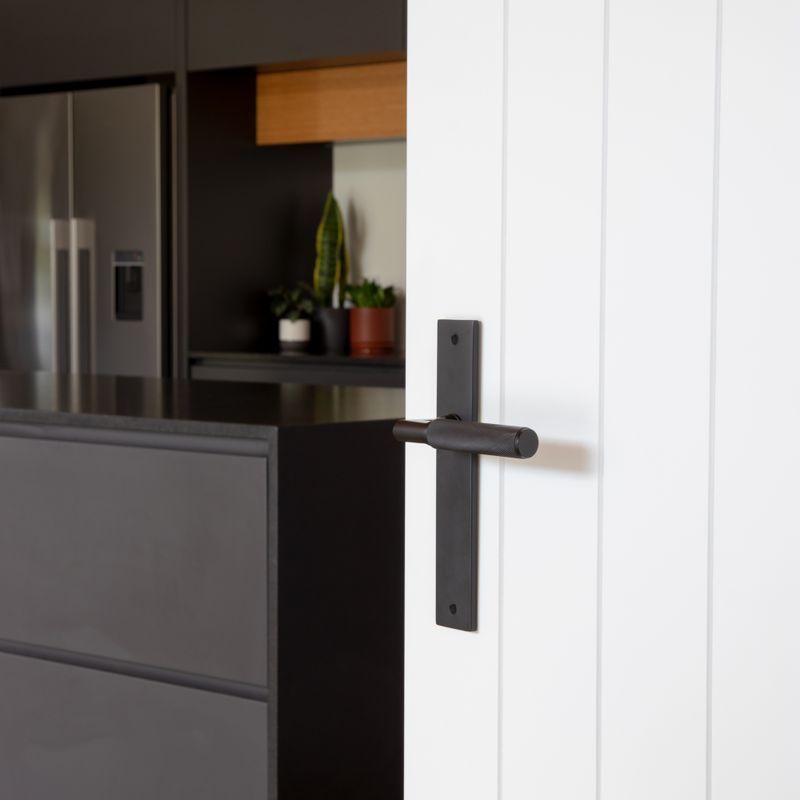 Verge Longplate Handle from the NIDO Collection