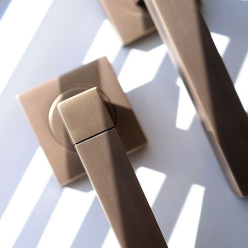 TS S1526 SQUARE SOLID LEVER HANDLE