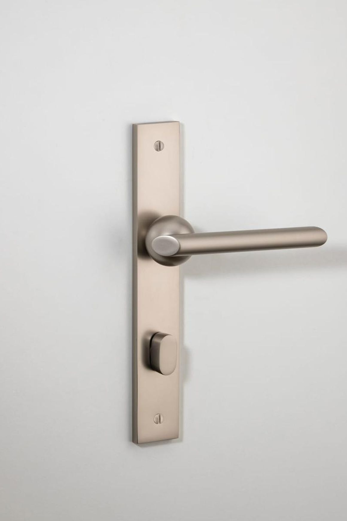 Futurismo Lever - Rectangular Backplate