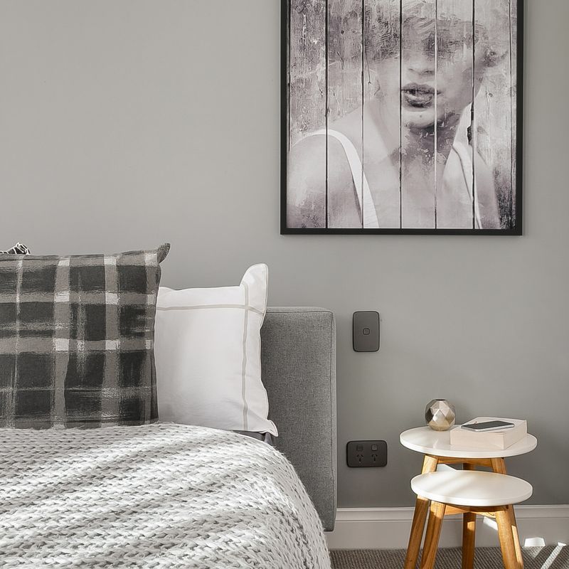 Iconic Essence | Switches & Power points