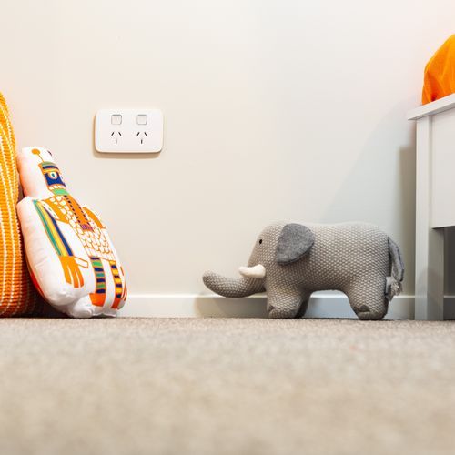 Iconic Essence | Switches & Power points