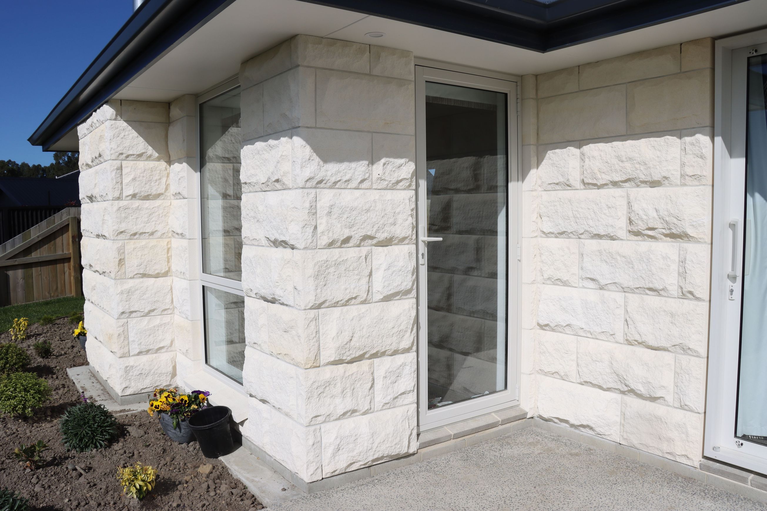 Split and Bolstered Veneer / Cladding