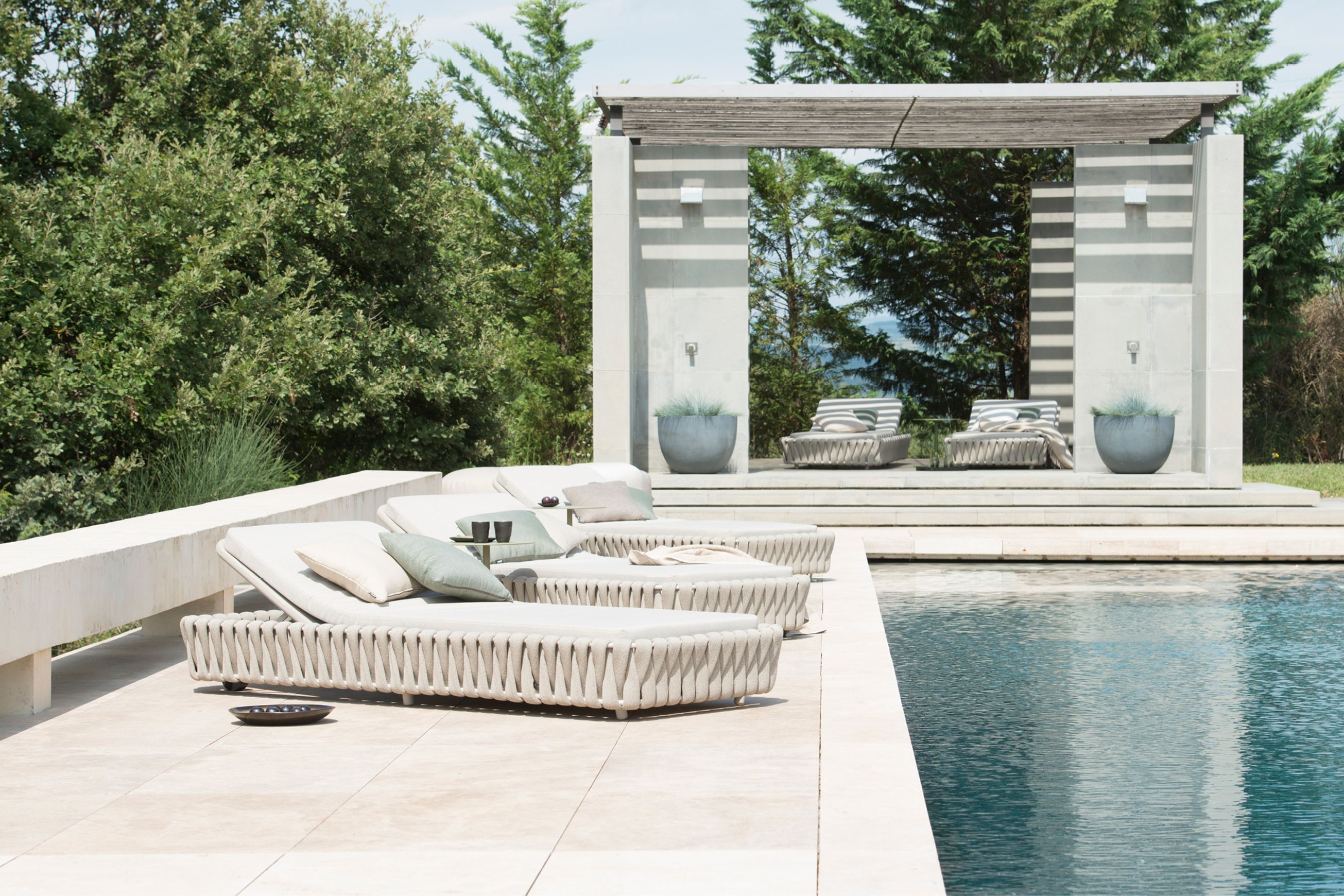 Tosca outdoor sunlounger by Tribu