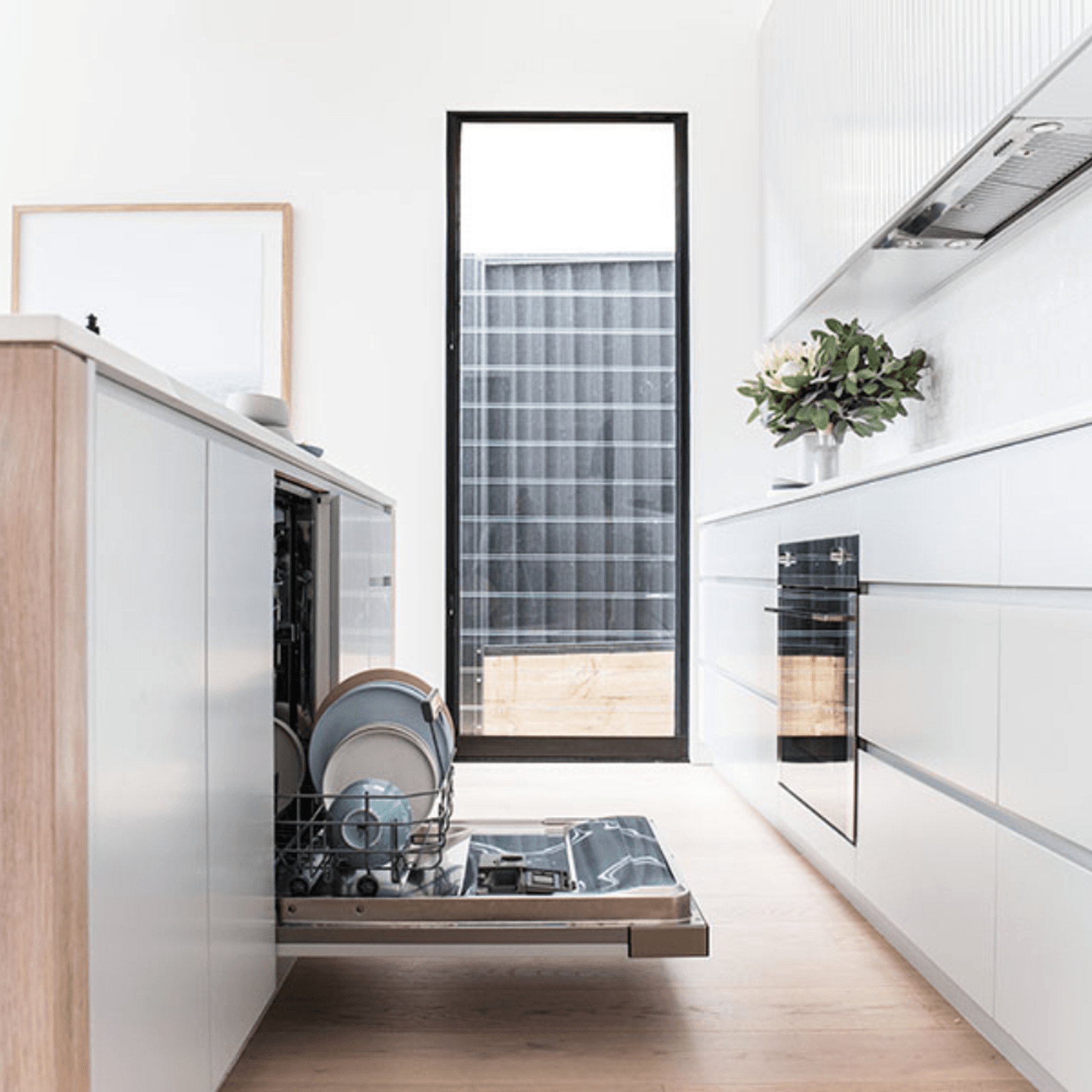 Vantage I Series 525 I LouvreMASTER™ Window