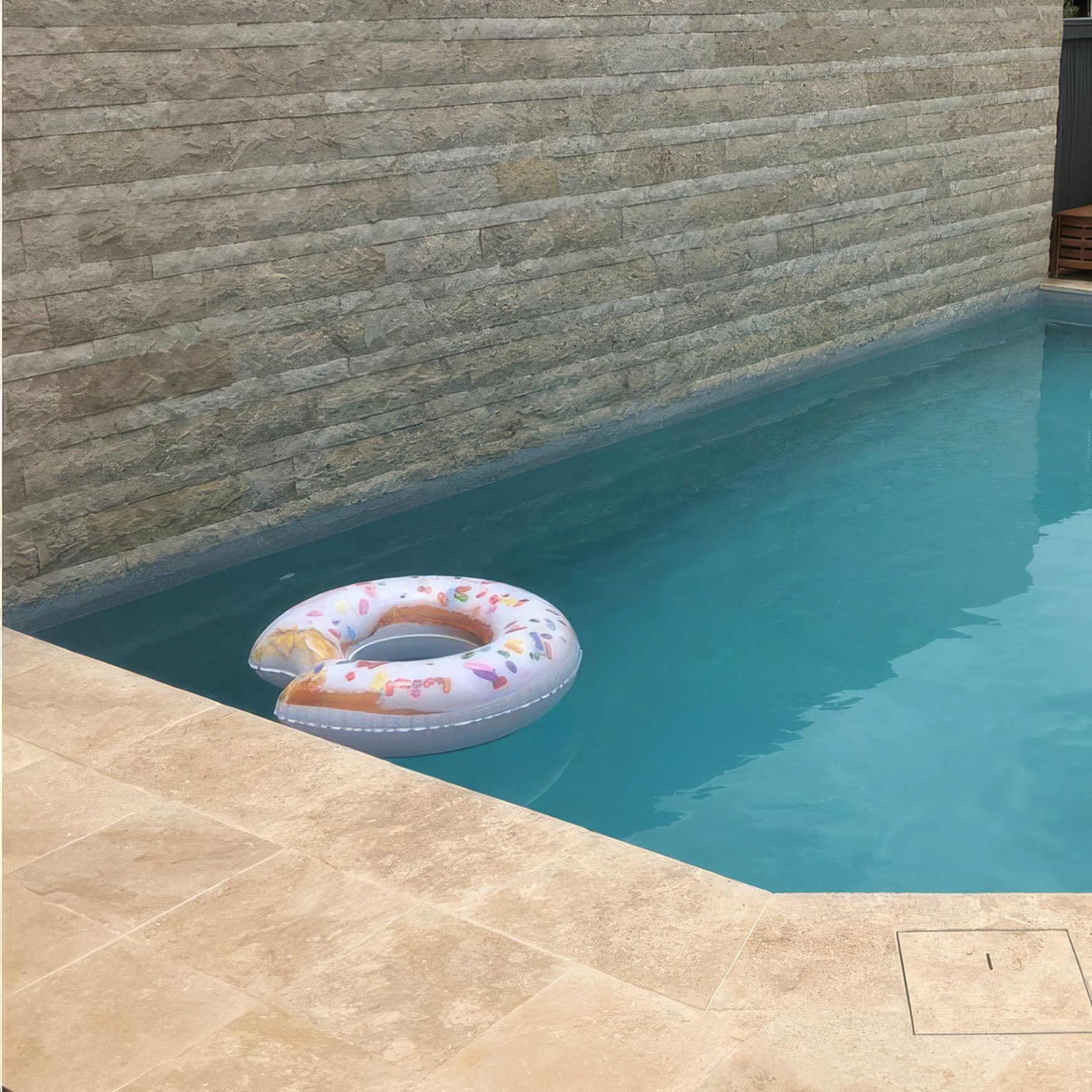 Latte Travertine Rockface | Cladding - Loose