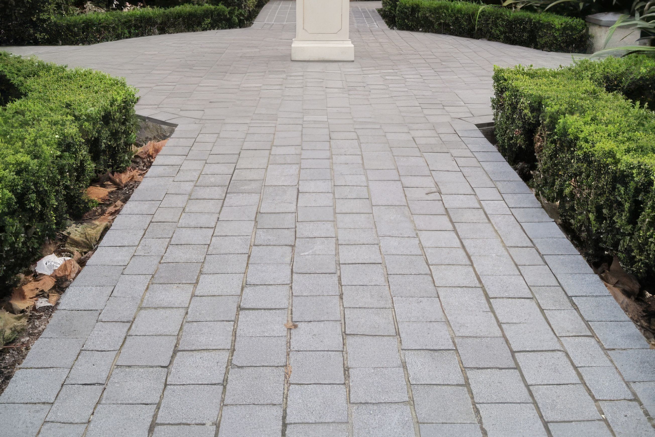 Gunmetal Granite | Cobblestones