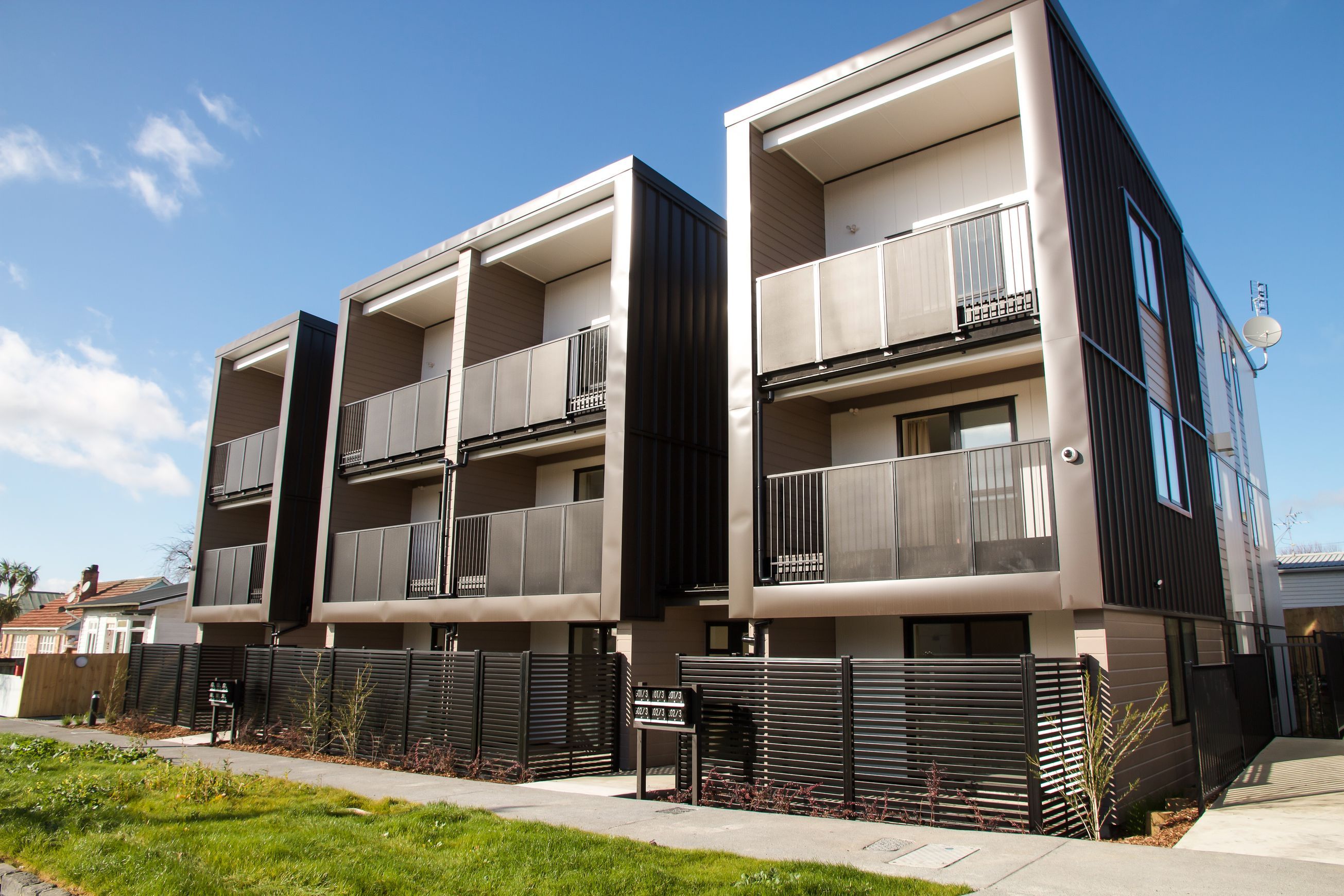 Edge® Lamerra™ Aluminium Balustrade