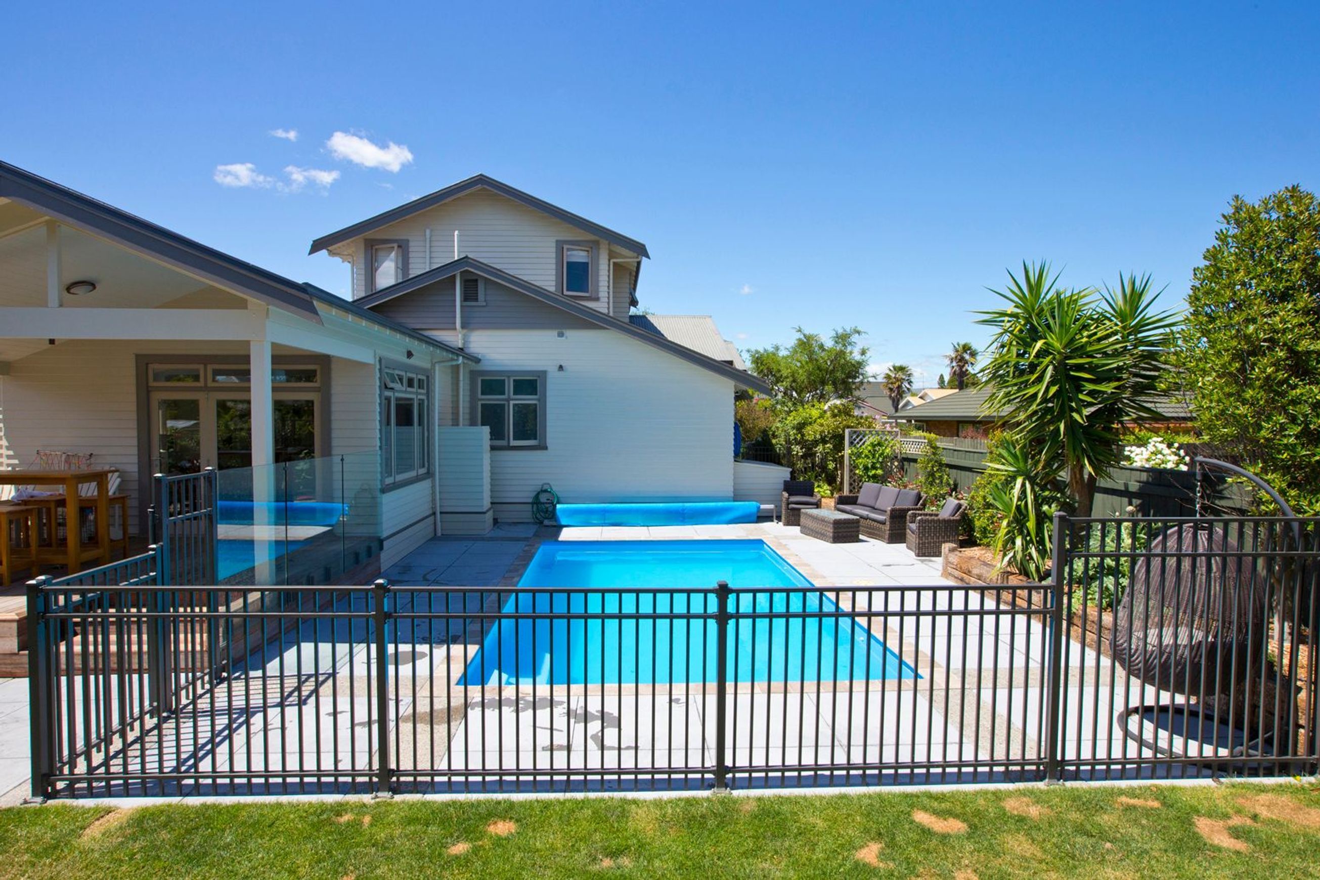 Contemporary Pool Fencing
