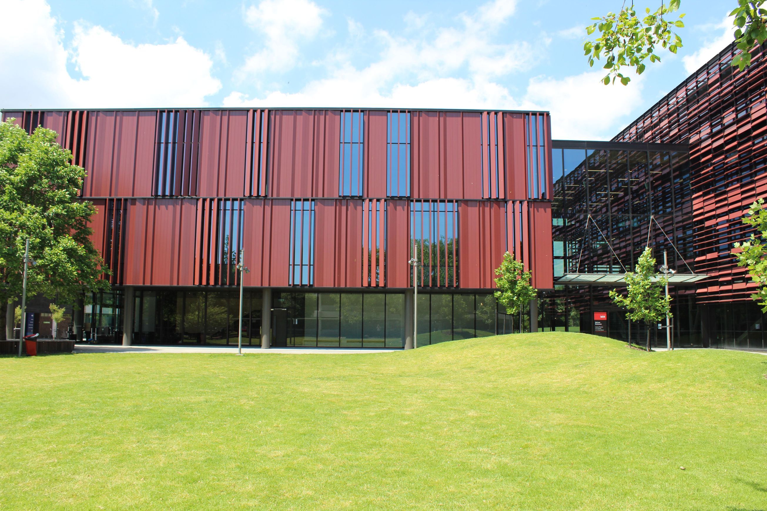 Thermoplank Unitised Rainscreen