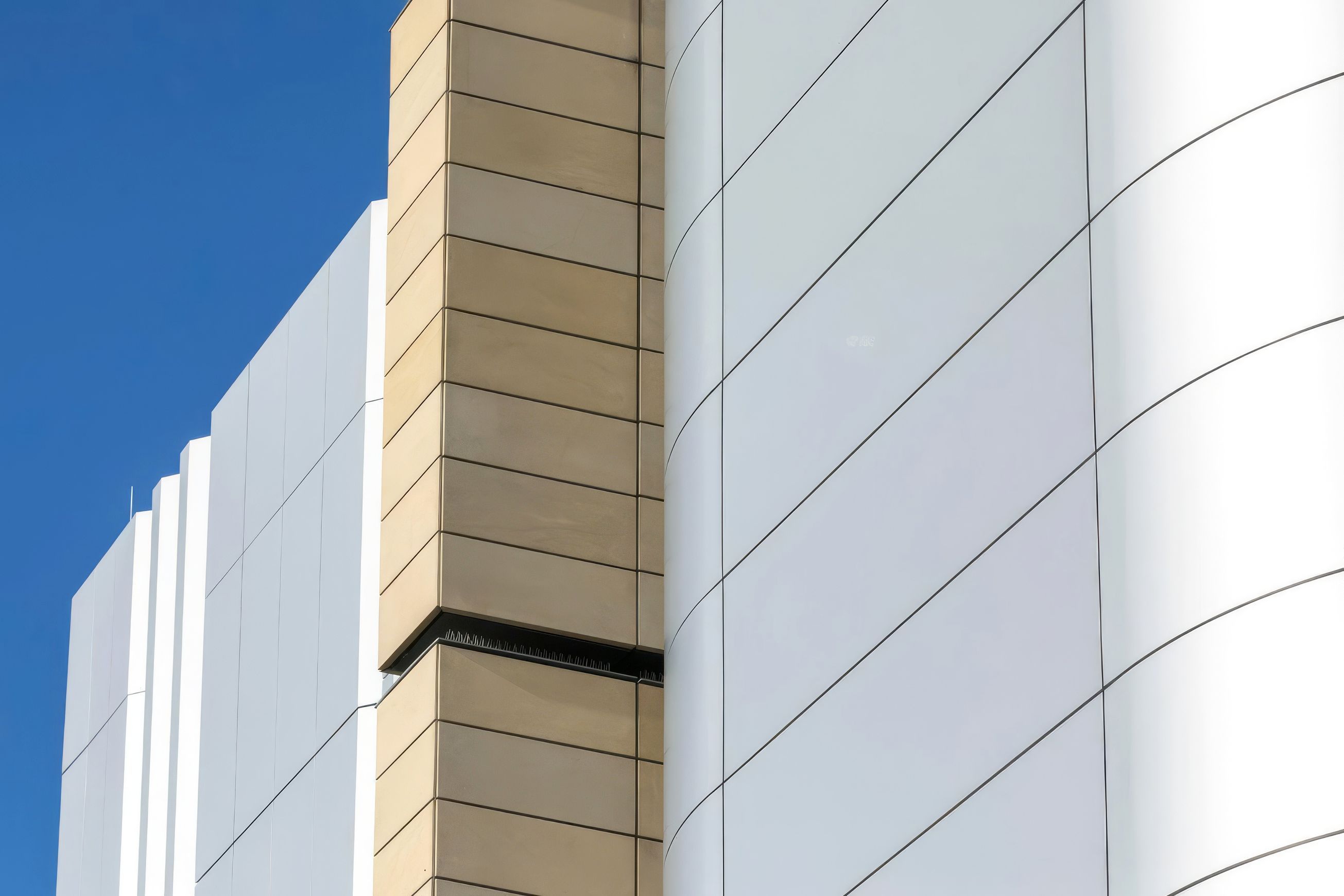 ALPOLIC™ NC/A1 Aluminium Cladding