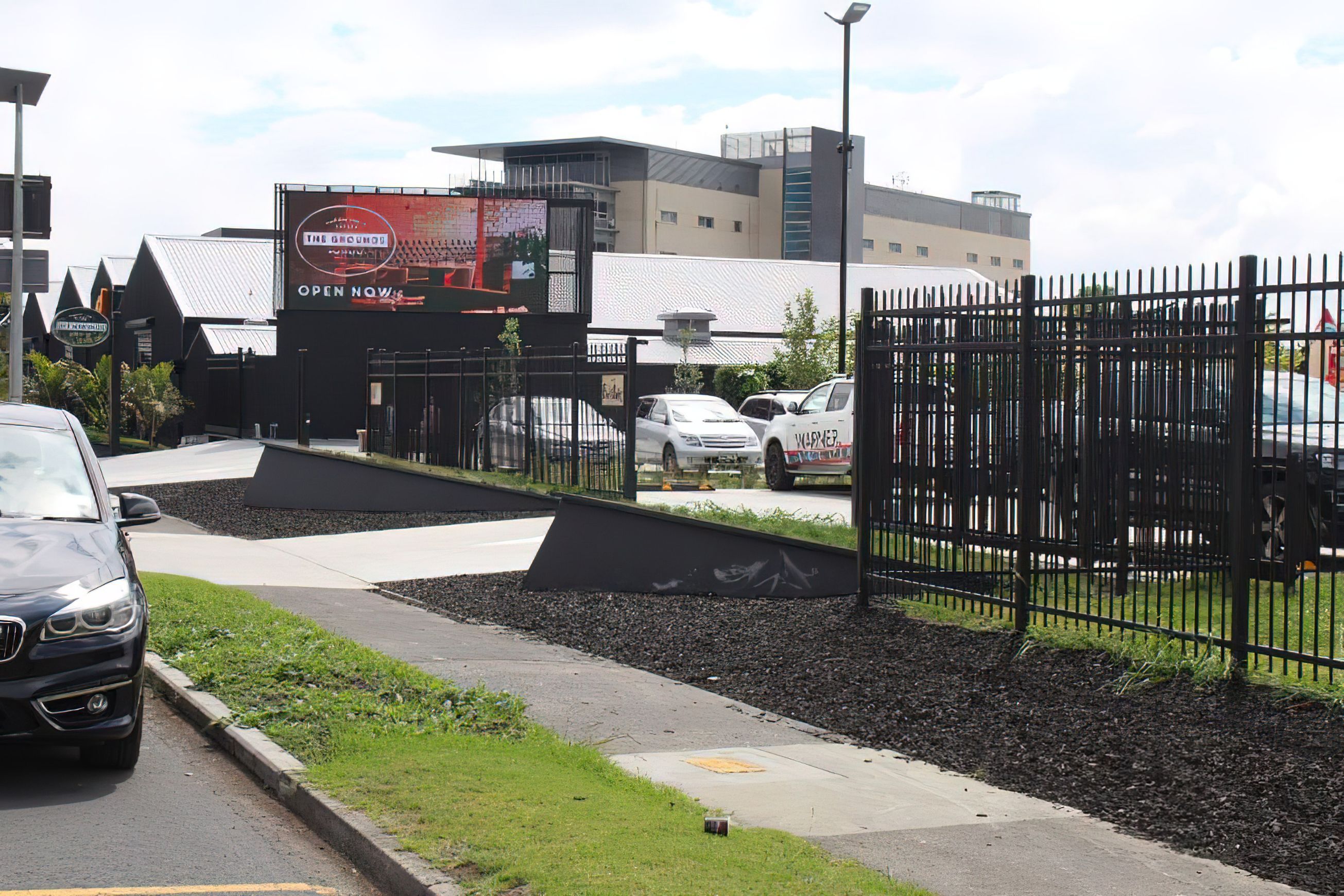 Balmain - Tubular Commercial & Residential Fence