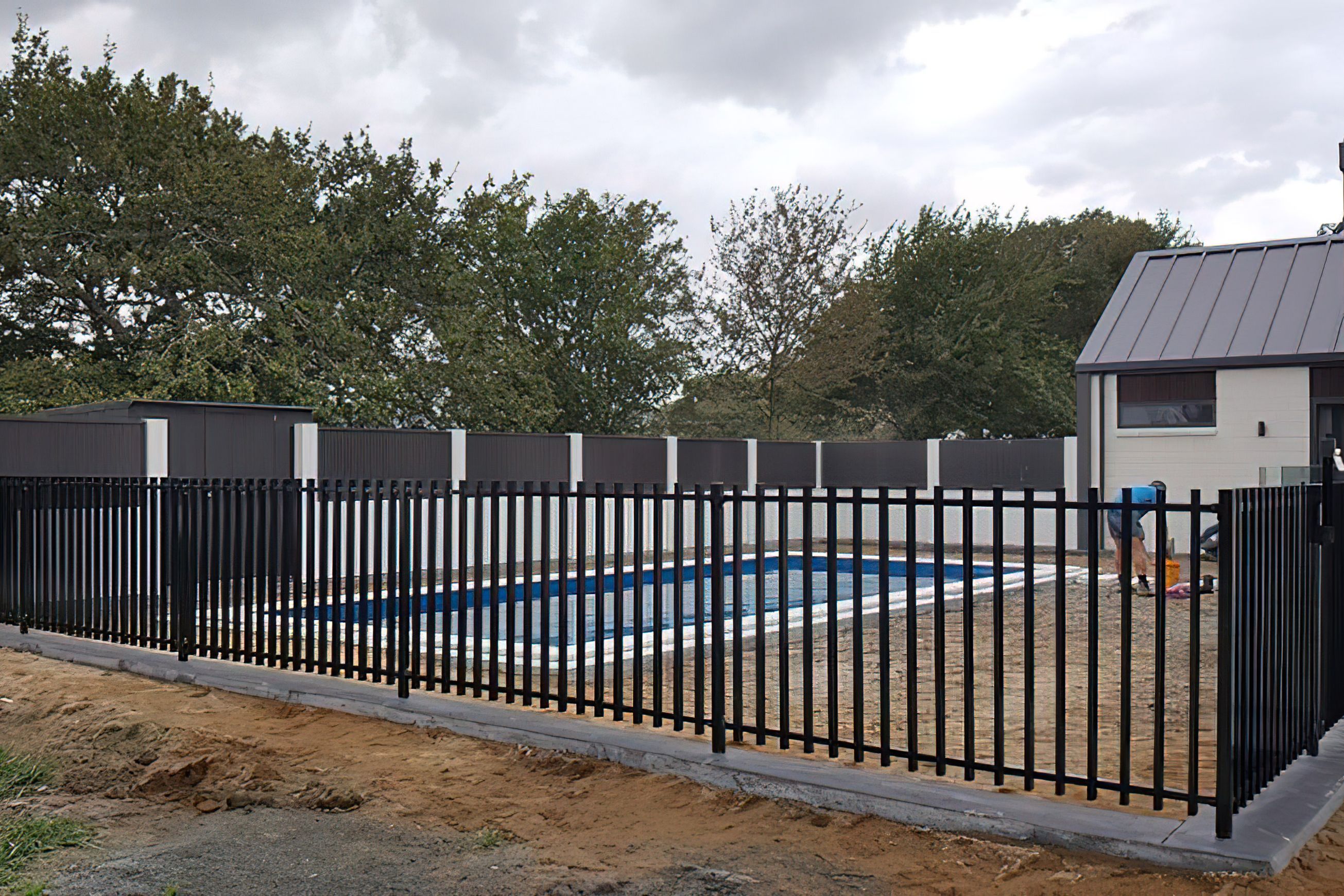 Taranaki - Tubular School Fence