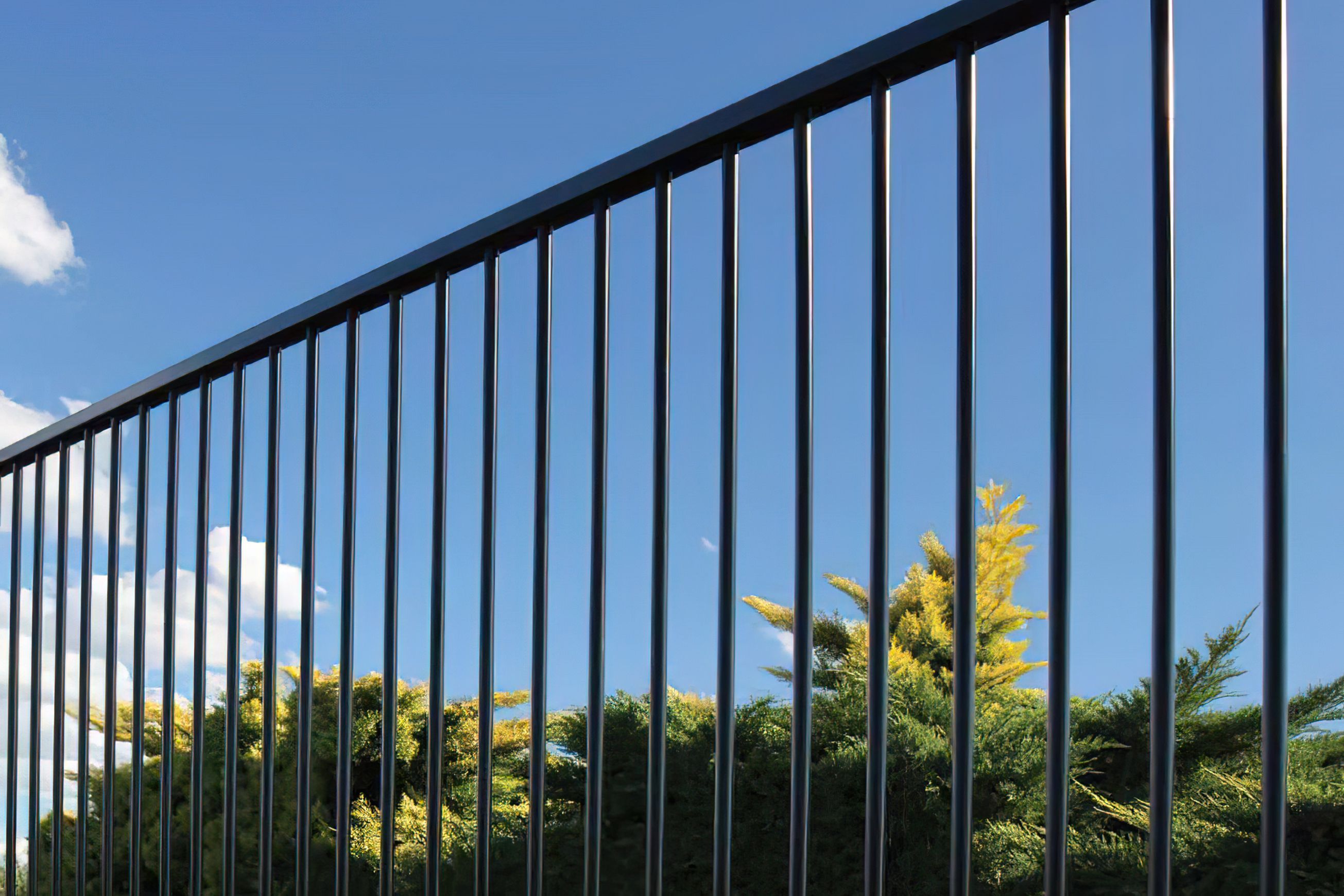 Classic - Tubular Pool Fence