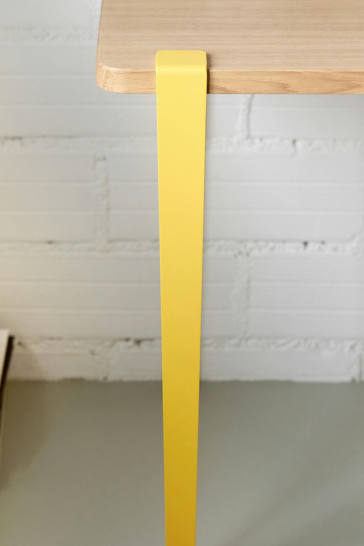 Tiptoe Table Leg