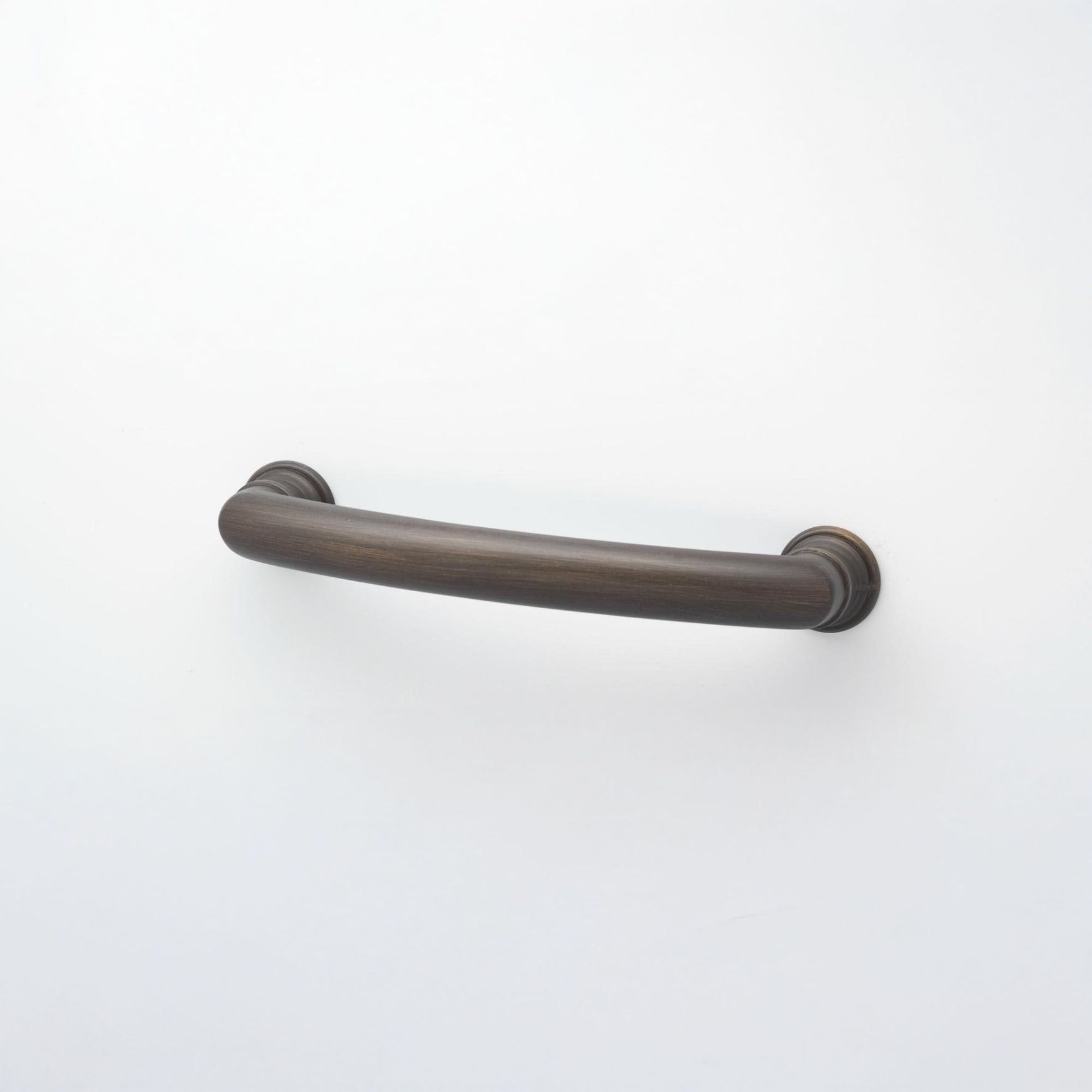 Decade Ridged Handle