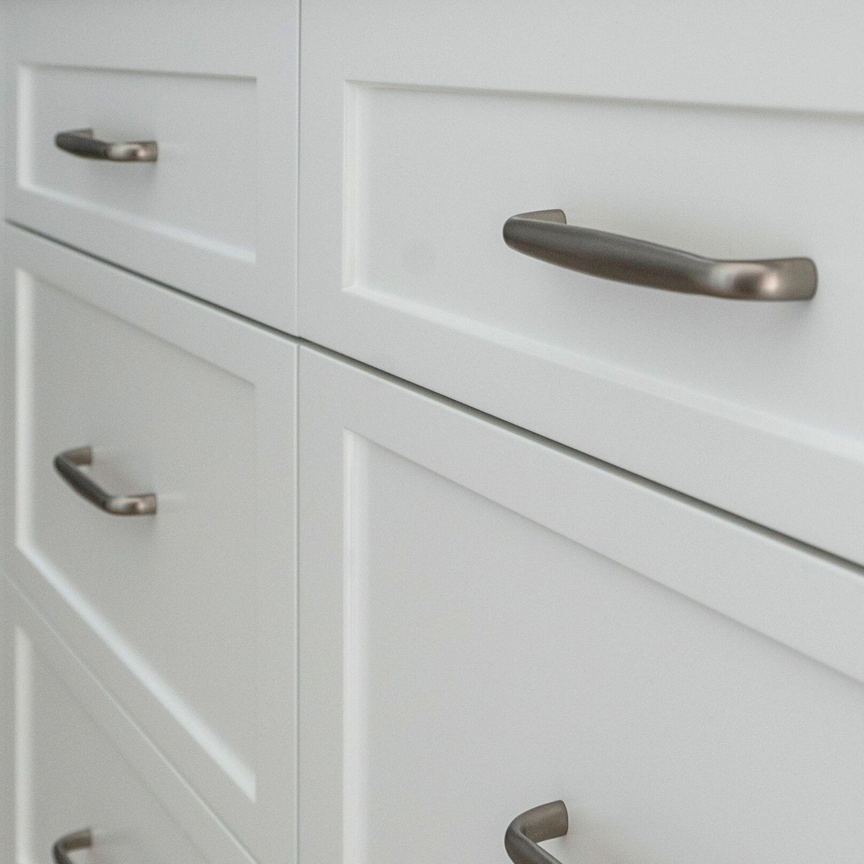 Decade Pull Handle
