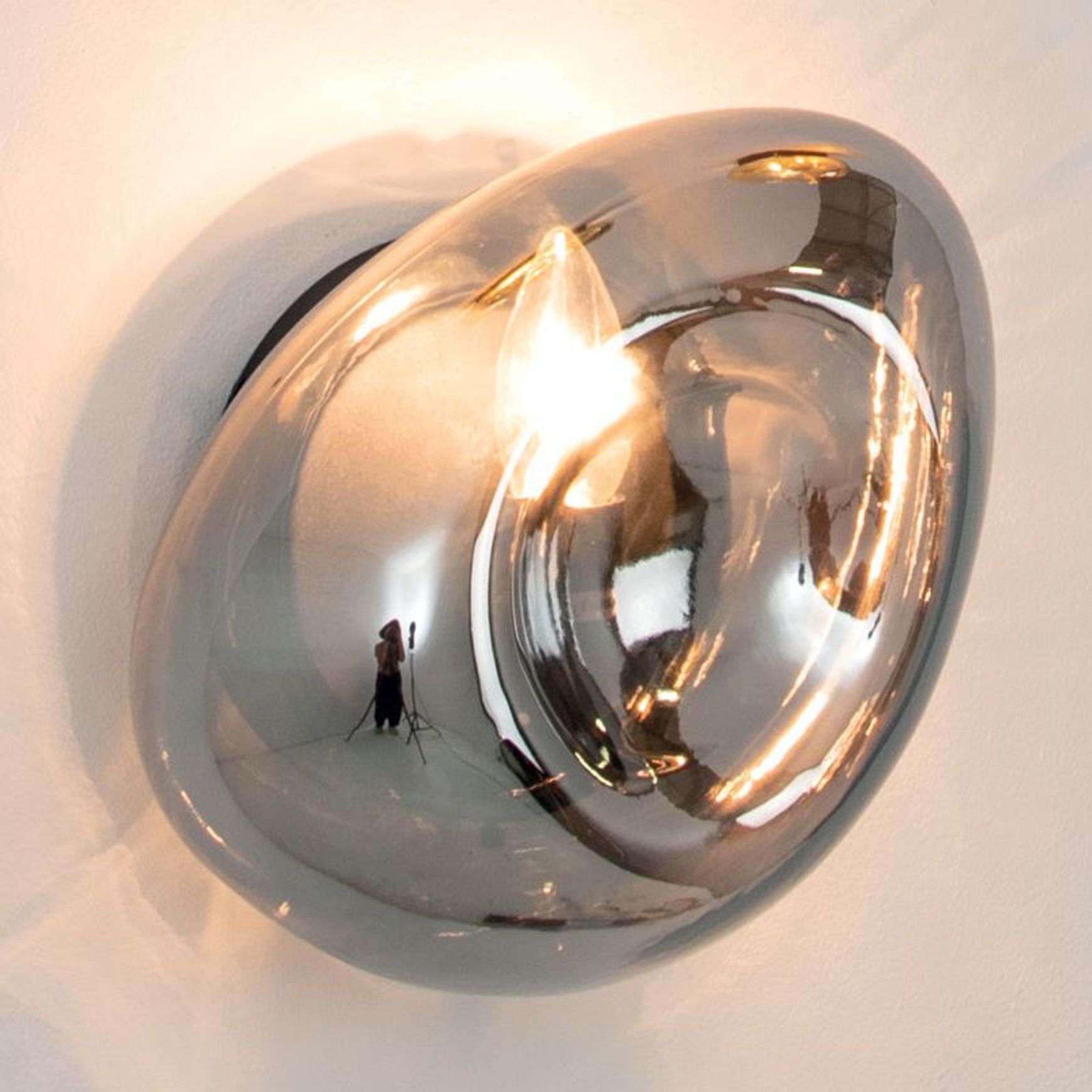 Chroma Wall Light