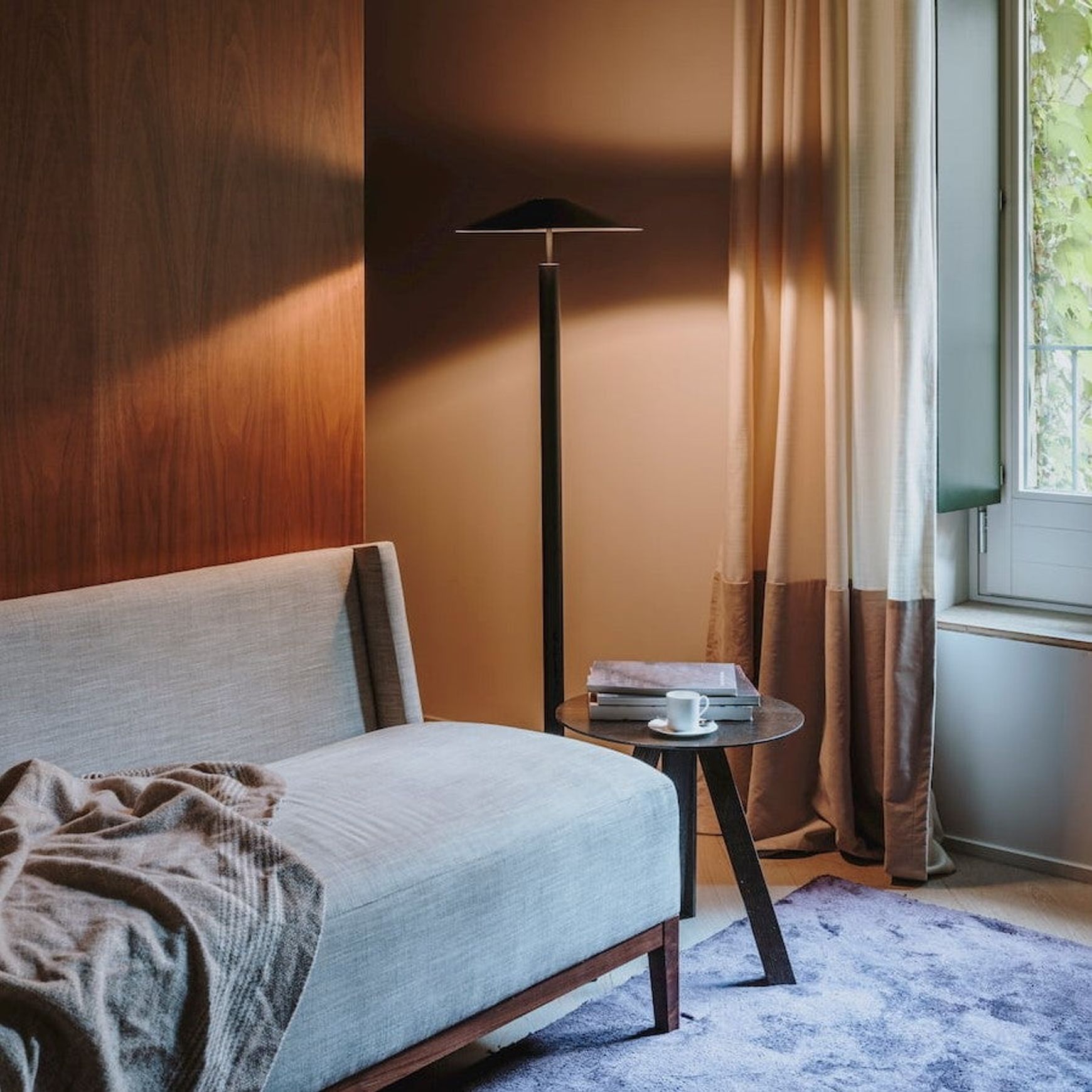 Henri LED Floor Lamp in Black