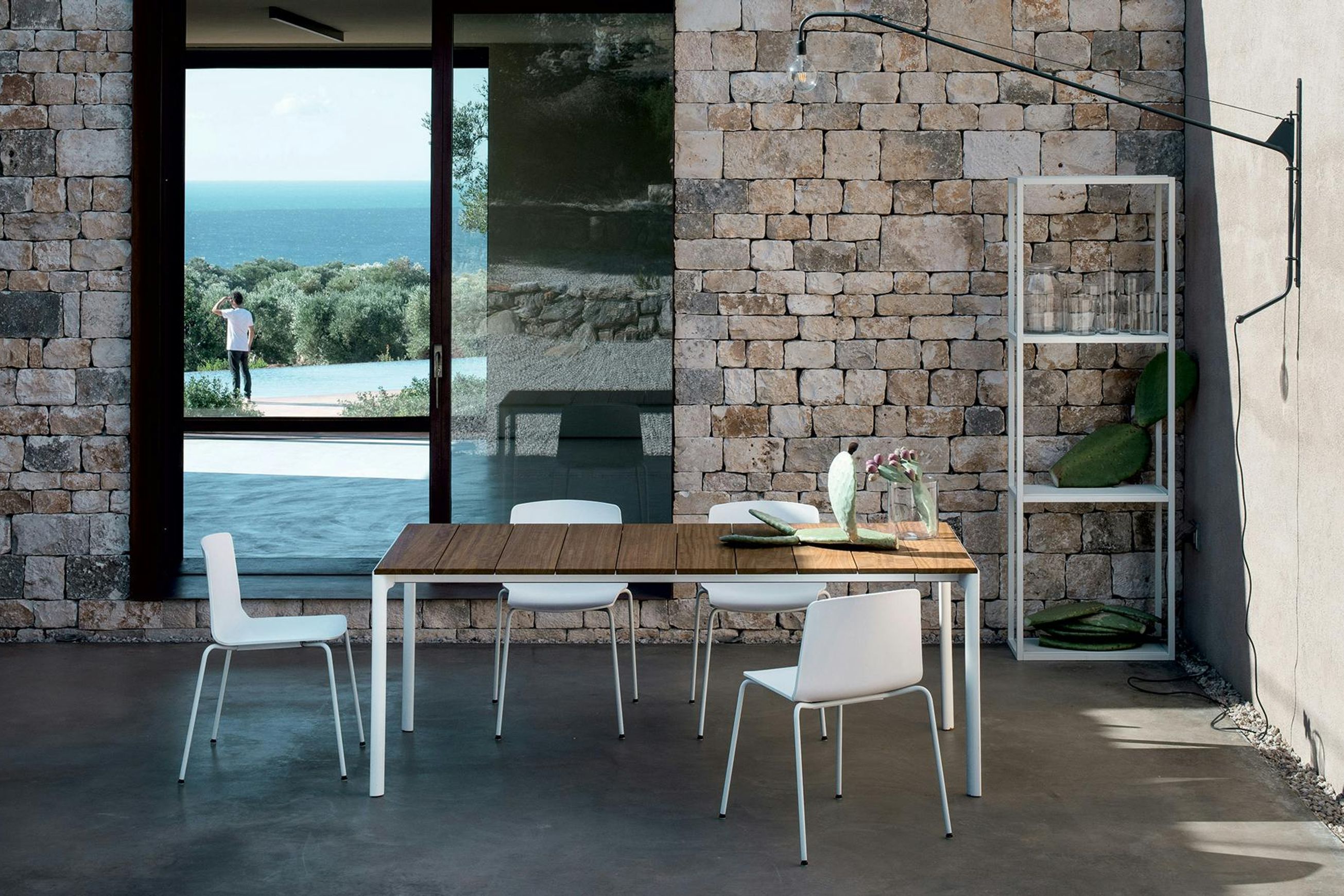 Maki Slatted Table