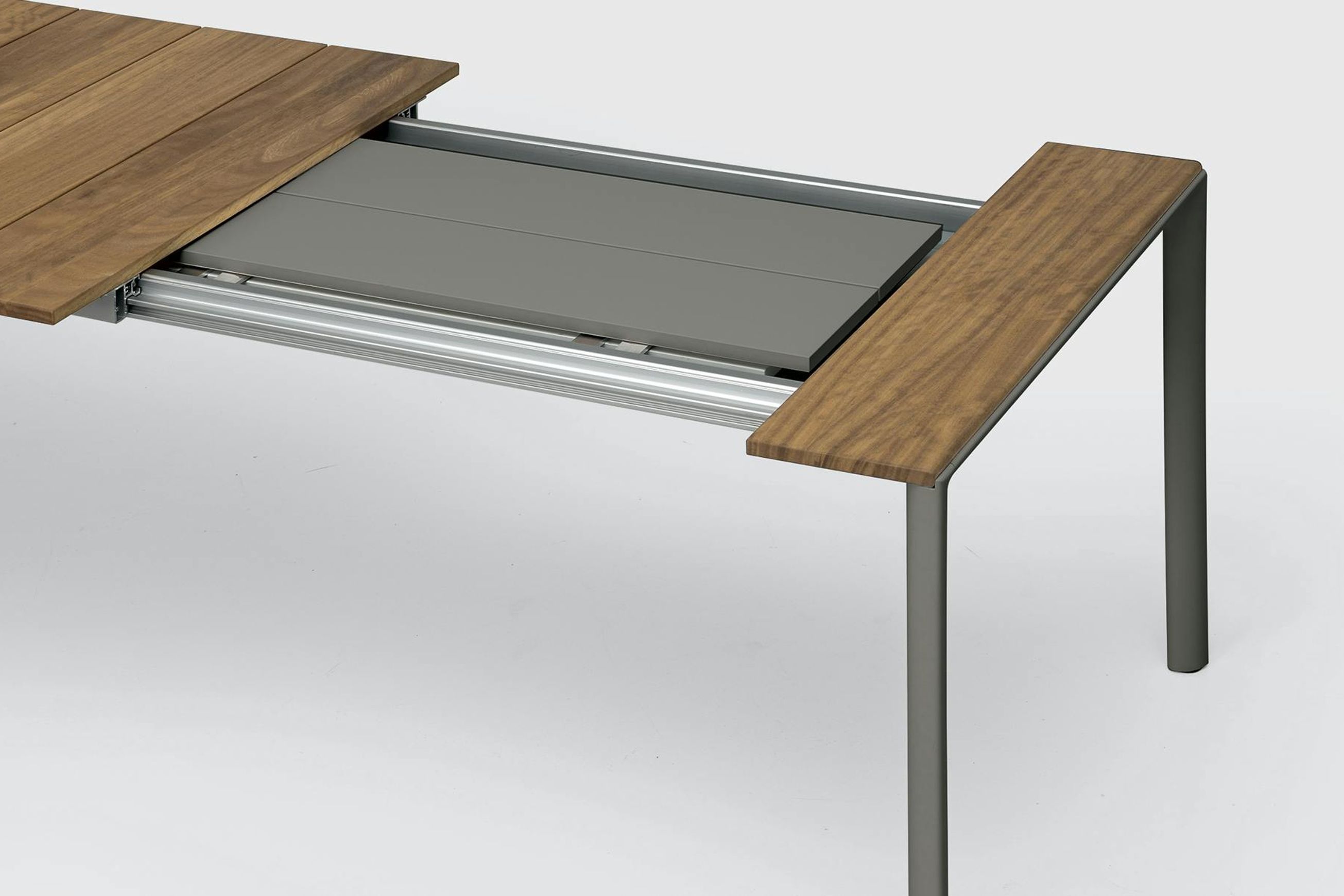 Maki Slatted Table