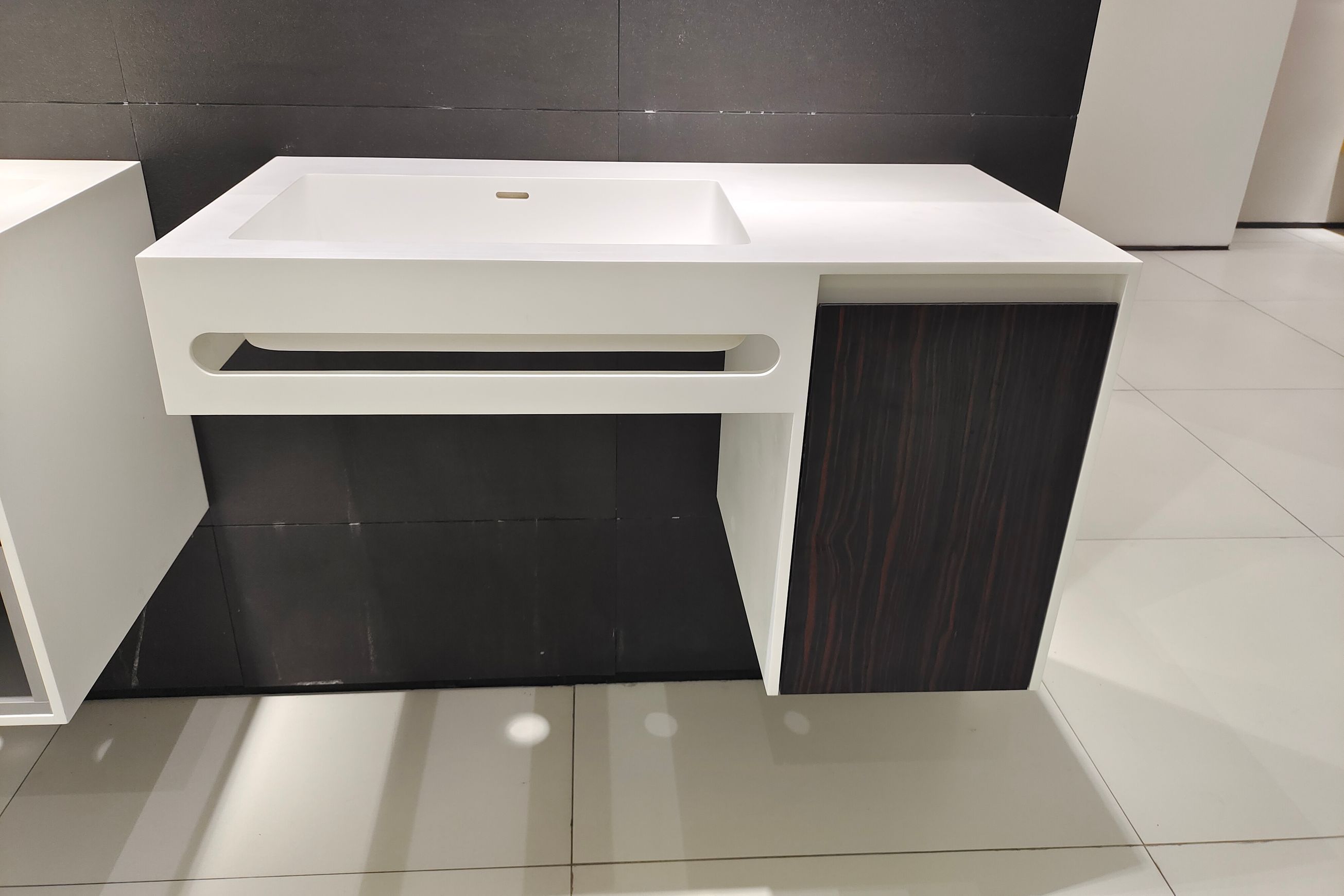 900mm Wall Hung Stone Vanity & Storage G38553