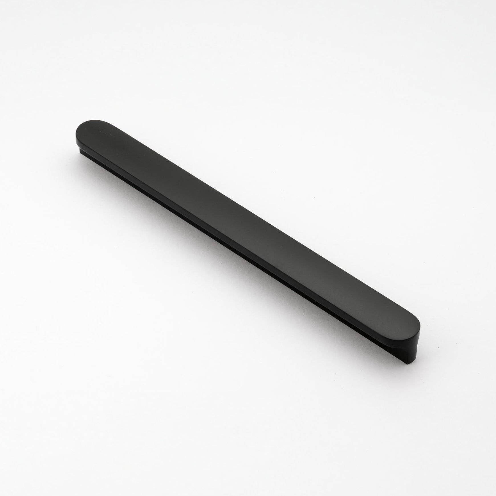 Cove Pill Shaped Handle
