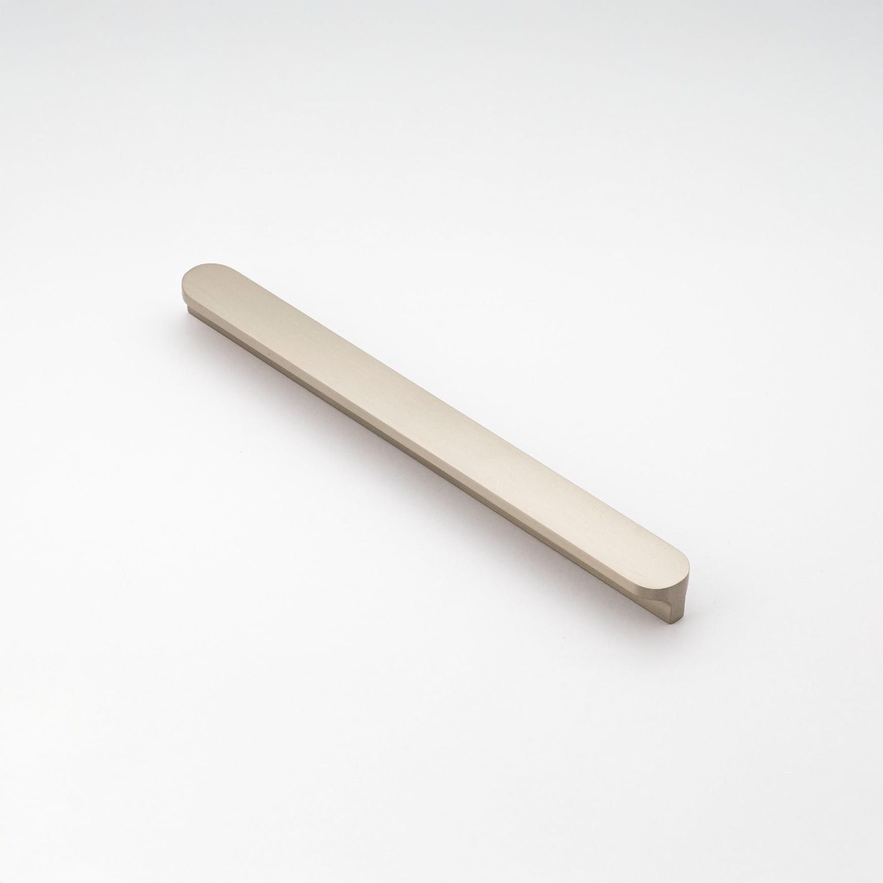 Cove Pill Shaped Handle