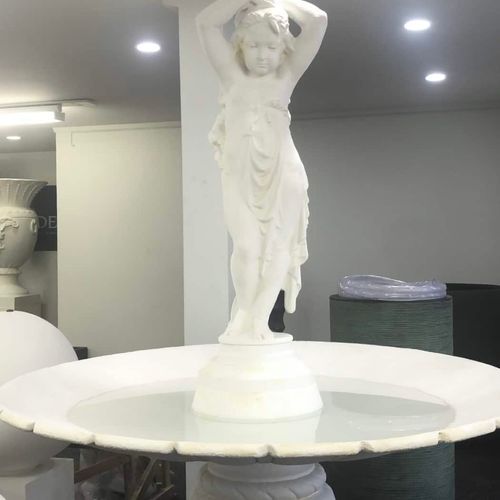 Tiffany on Tivoli Fountain