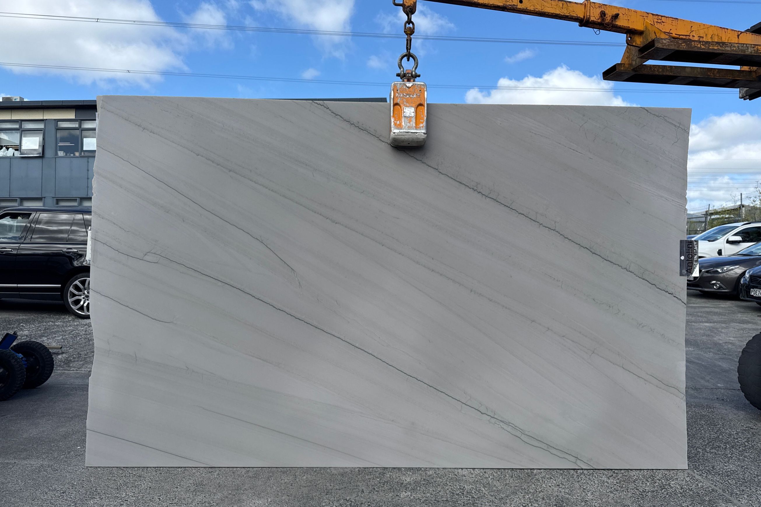 White Oblique | Quartzite