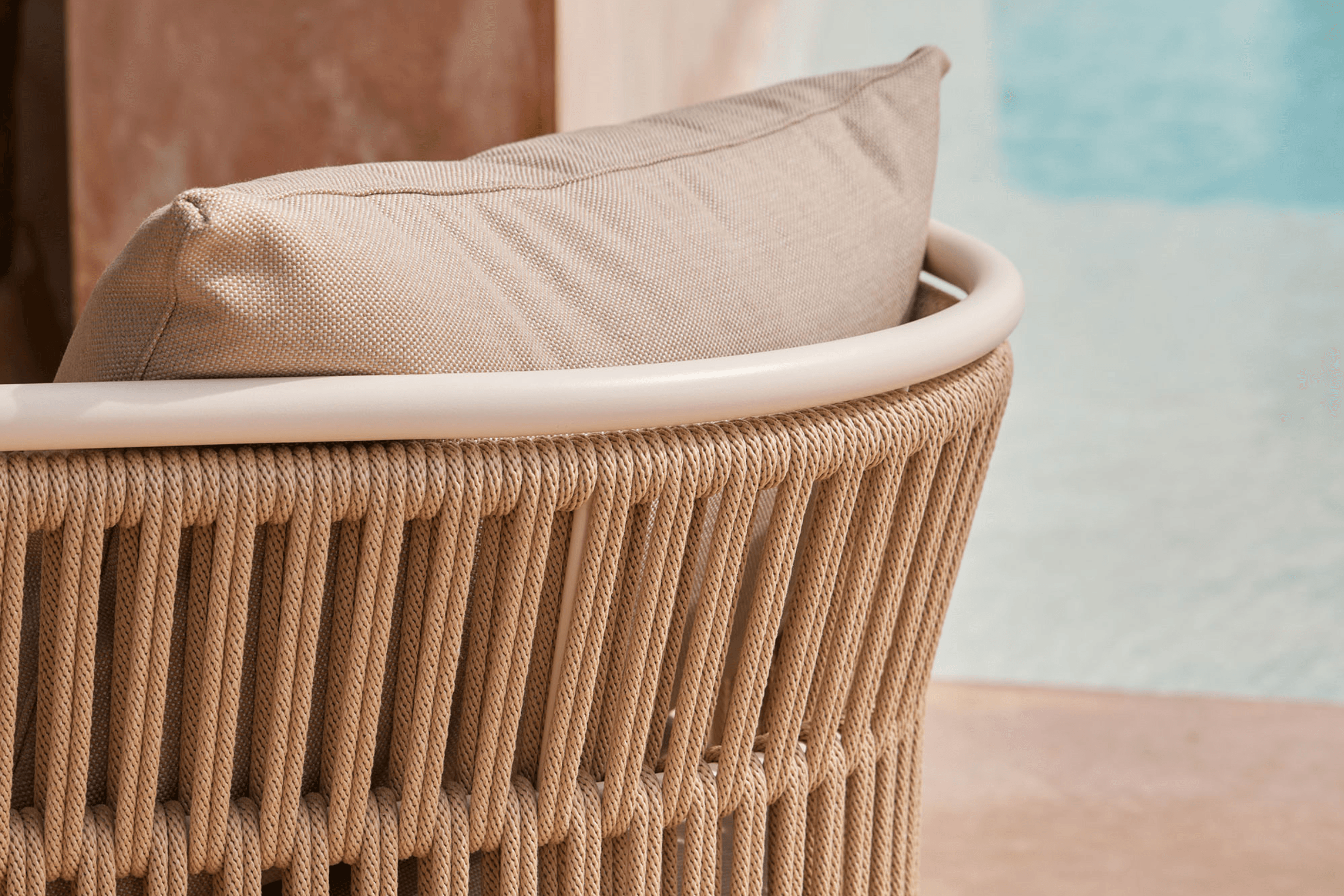 Amba Corner - Woven