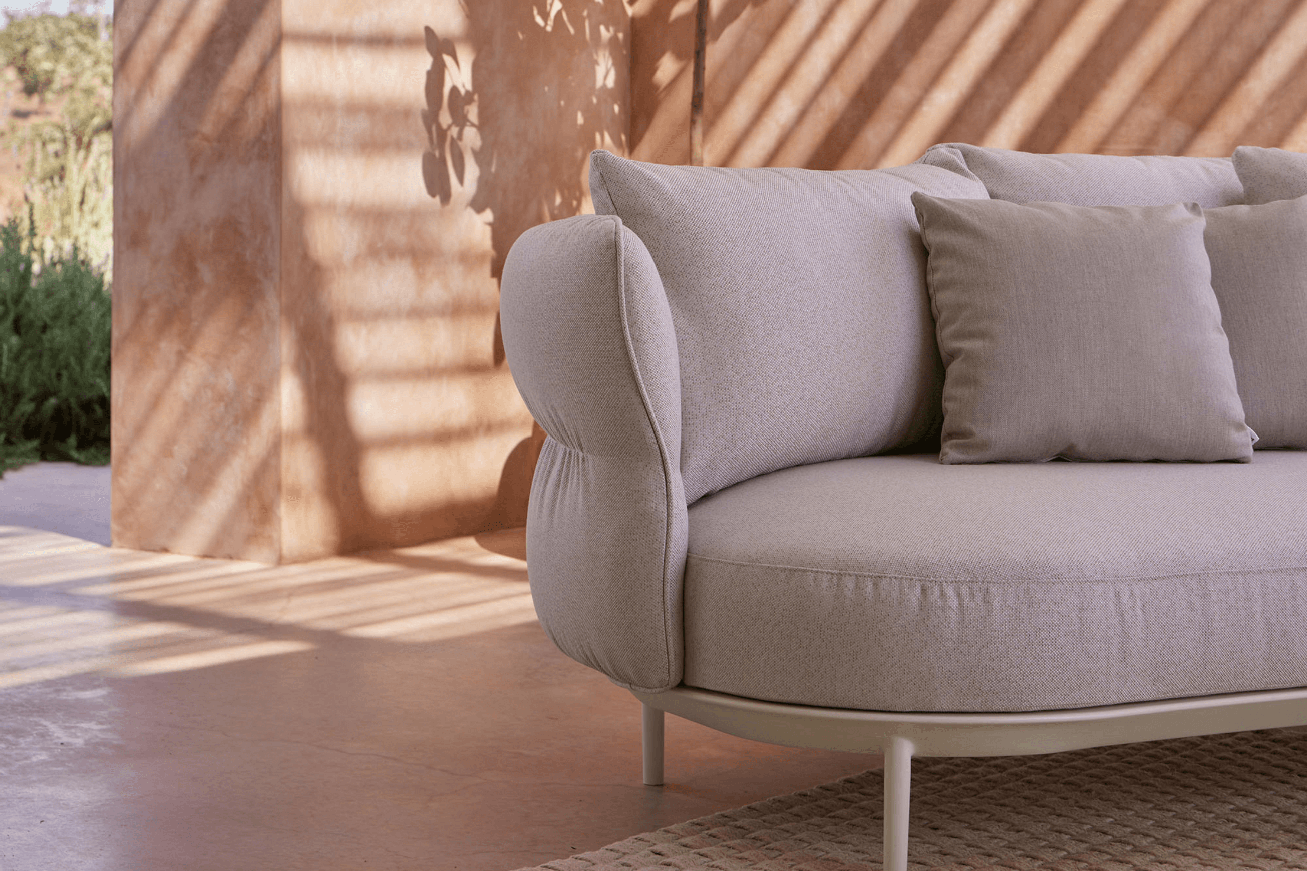 Amba Sofa 2 - Essence