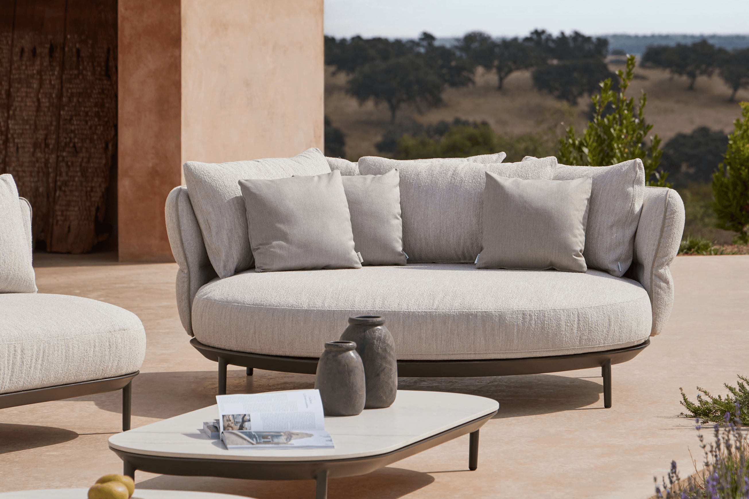 Amba Sofa 2 - Essence