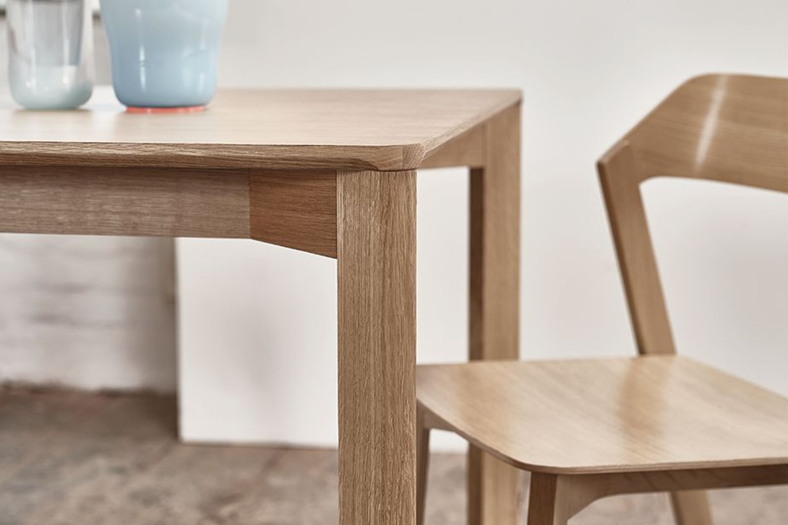 Lasu Dining Table - Natural Oak - by TON