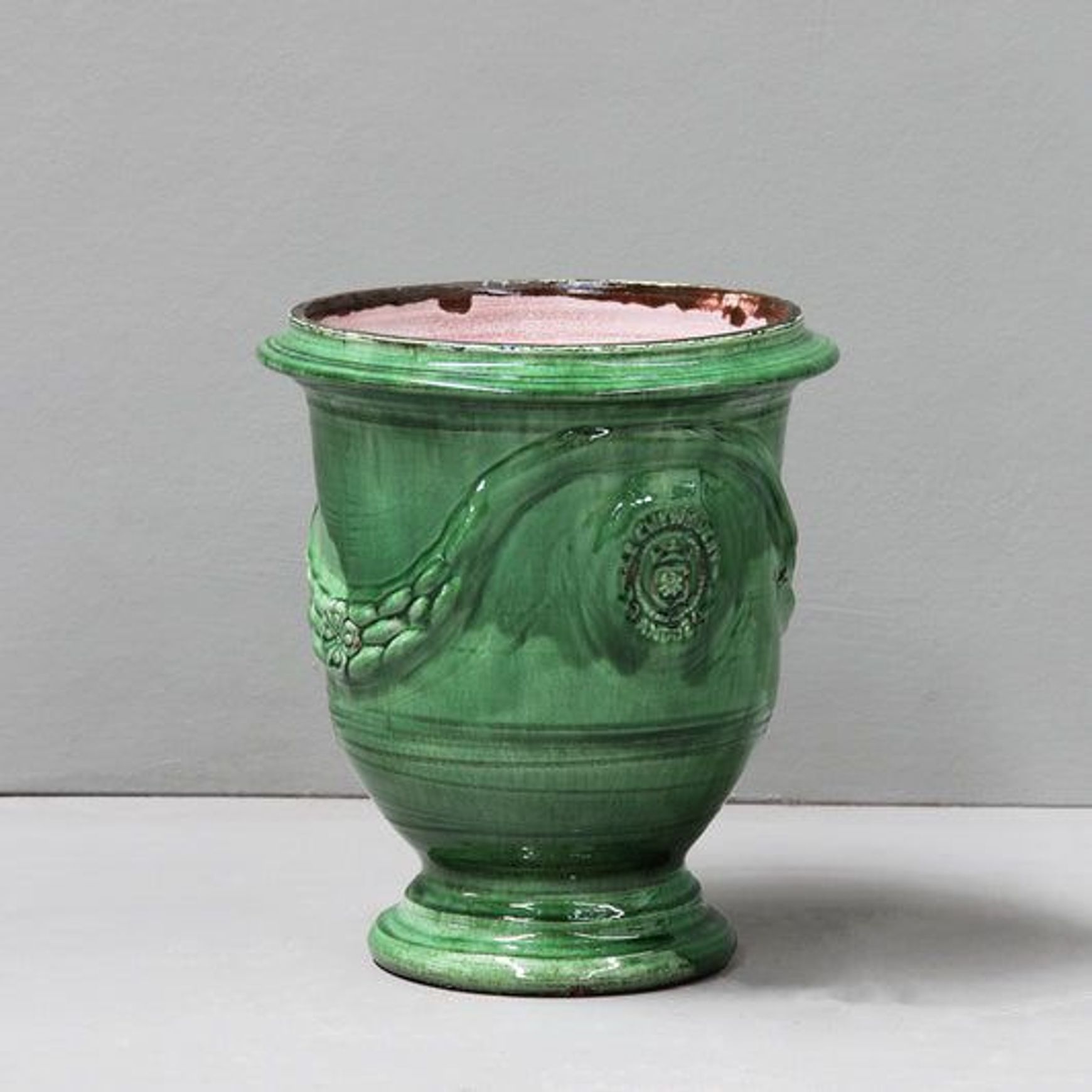 Le Chene Vert Antica Anduze Noisy Urn