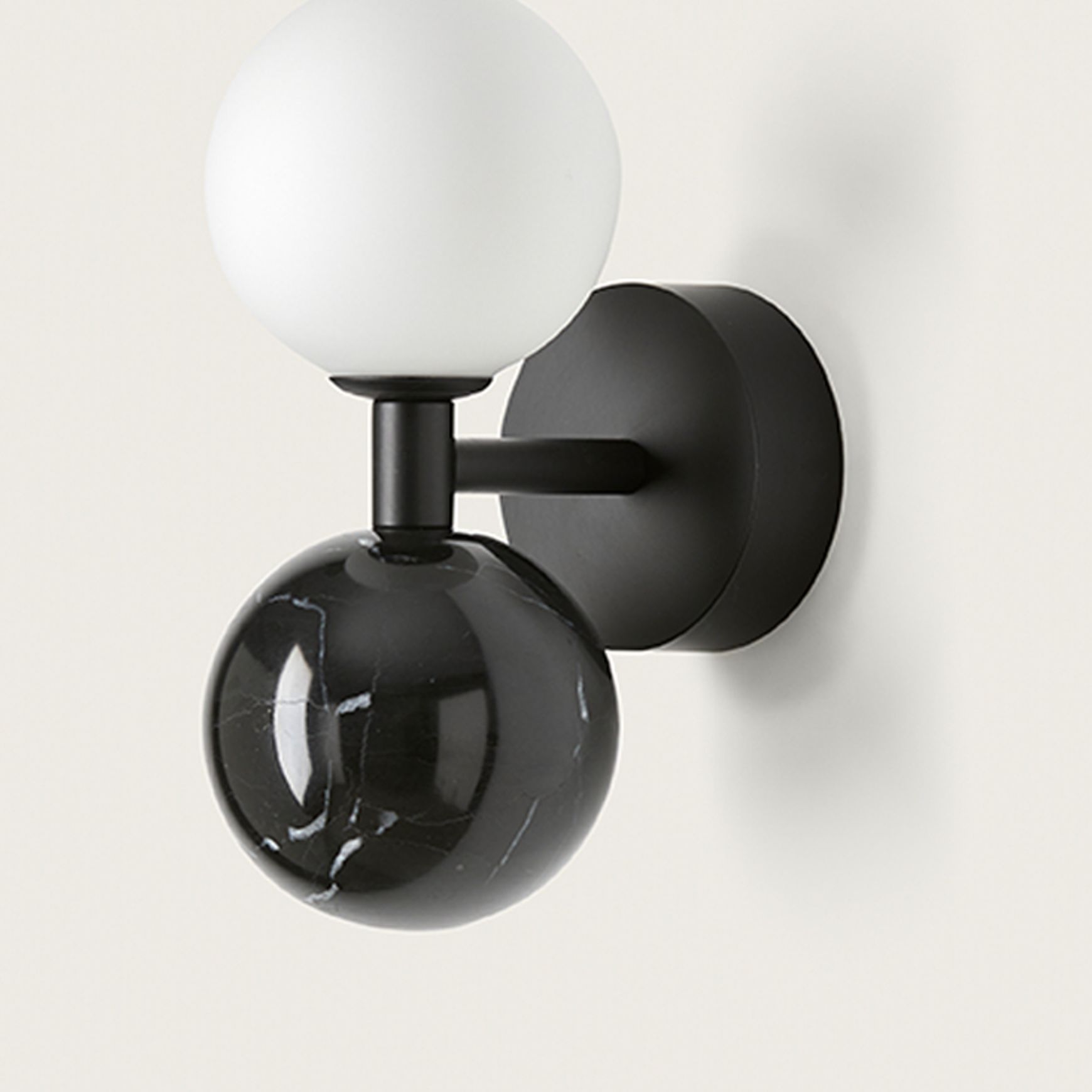 Dalt Wall Light