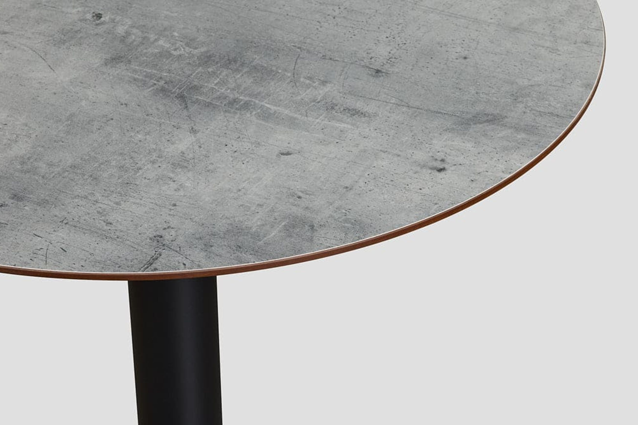 Bluff Hpl Bistro Table 0.75W Round